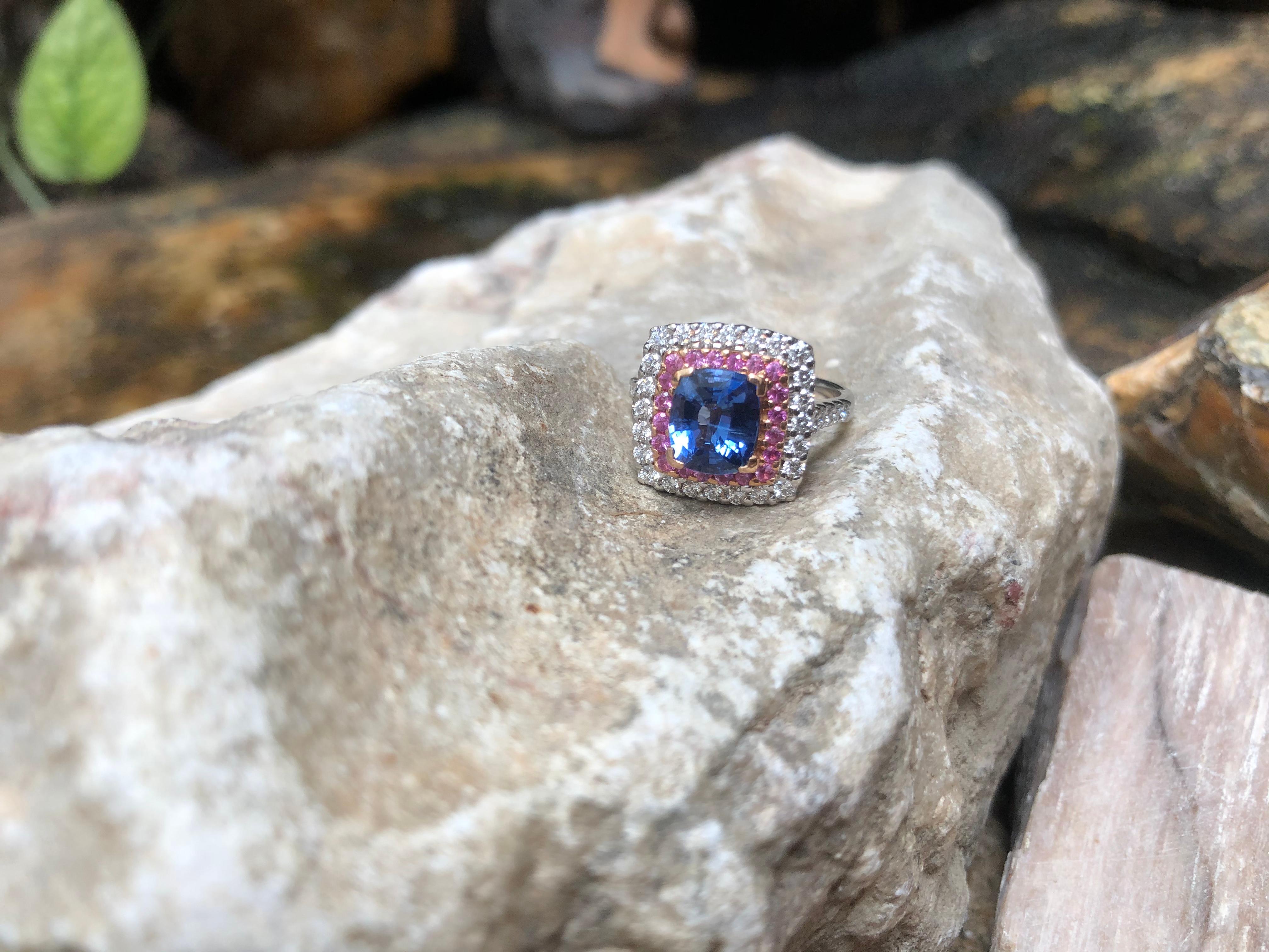 Blue Sapphire with Pink Sapphire and Diamond Ring Set in 18 Karat White Gold For Sale 2