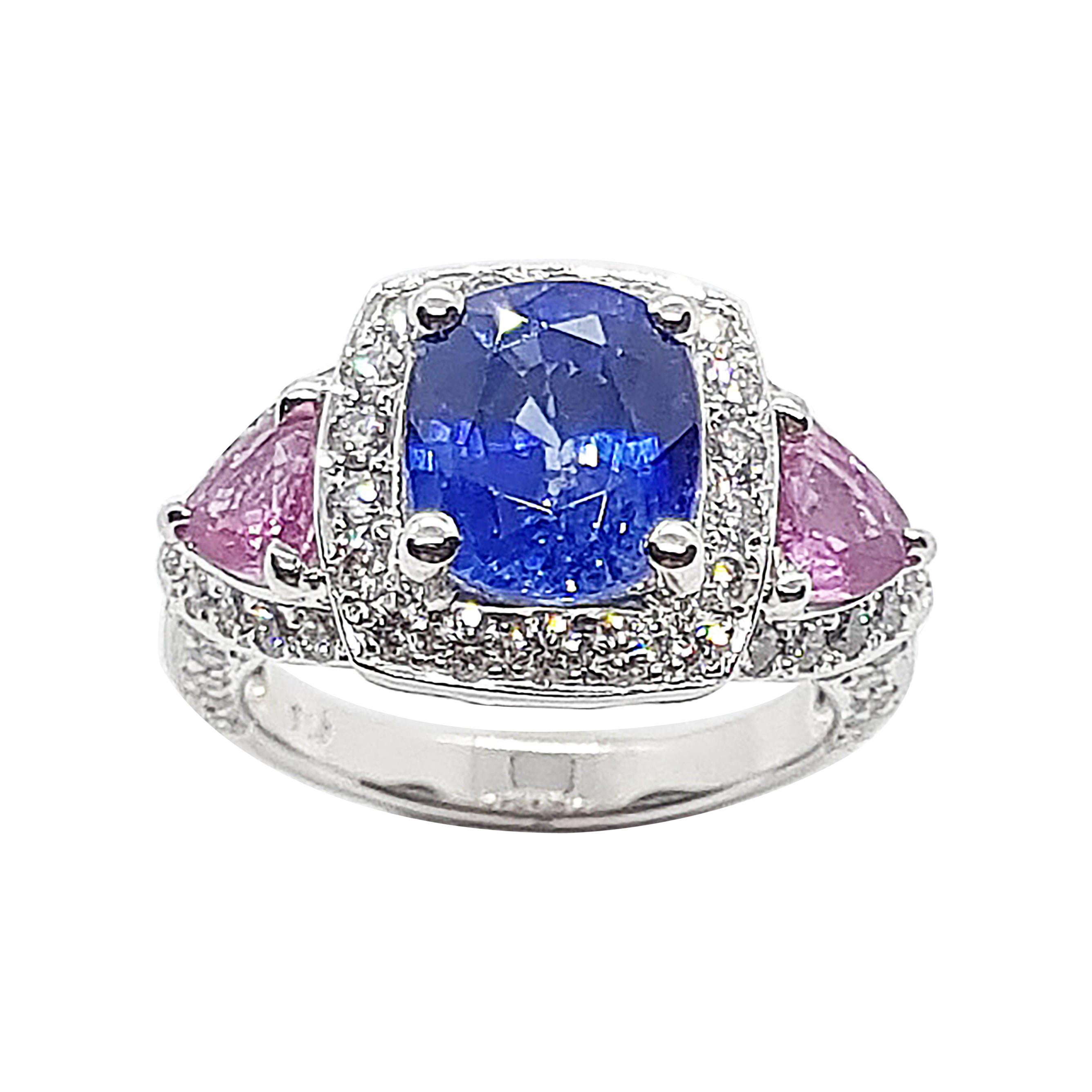 Ring mit blauem blauem Saphir, rosa Saphir und Diamant aus 18 Karat Weißgold 