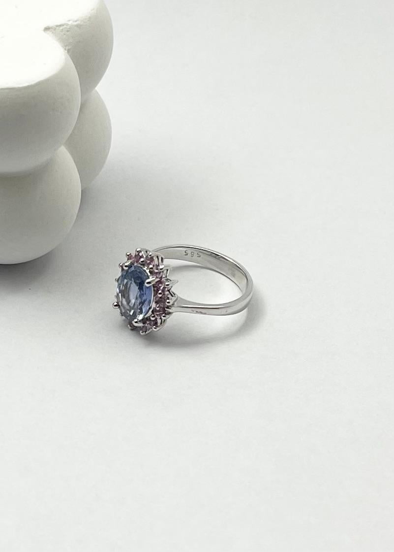 Anello con zaffiro blu e zaffiro rosa con montatura in oro bianco 14K in vendita 4