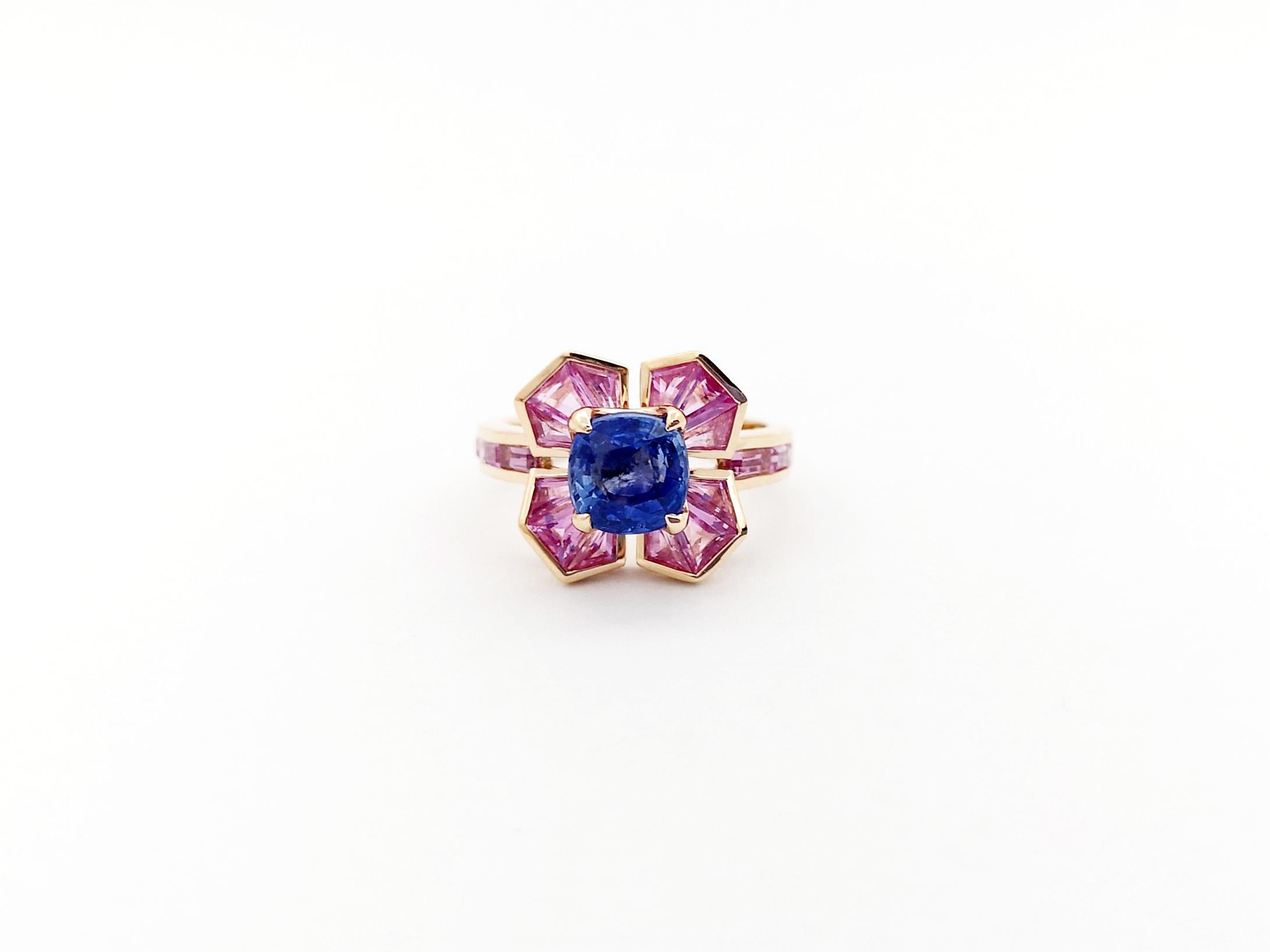 Blue Sapphire with Pink Sapphire Ring set in 18K Rose Gold Settings For Sale 7