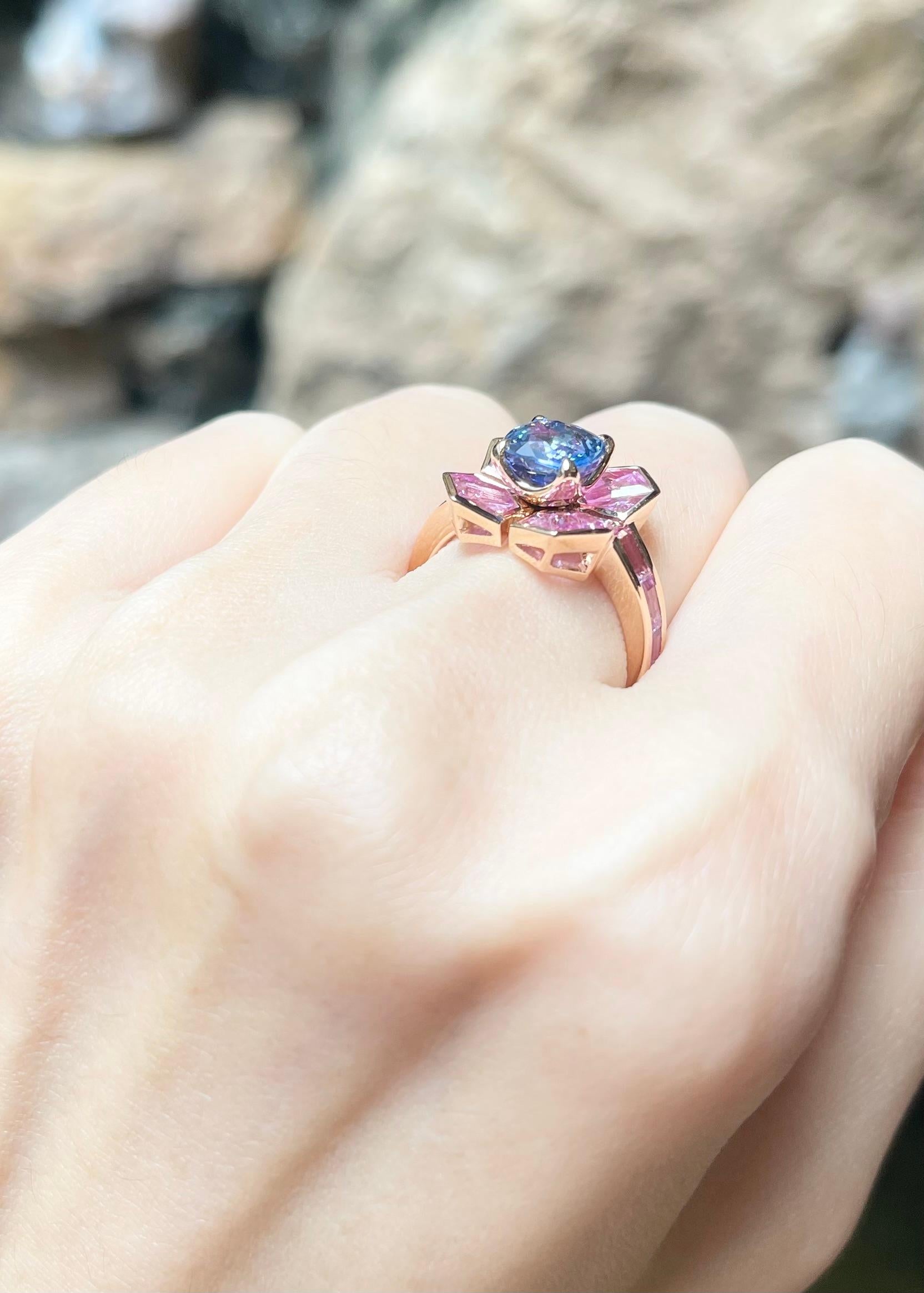 Blue Sapphire with Pink Sapphire Ring set in 18K Rose Gold Settings For Sale 1
