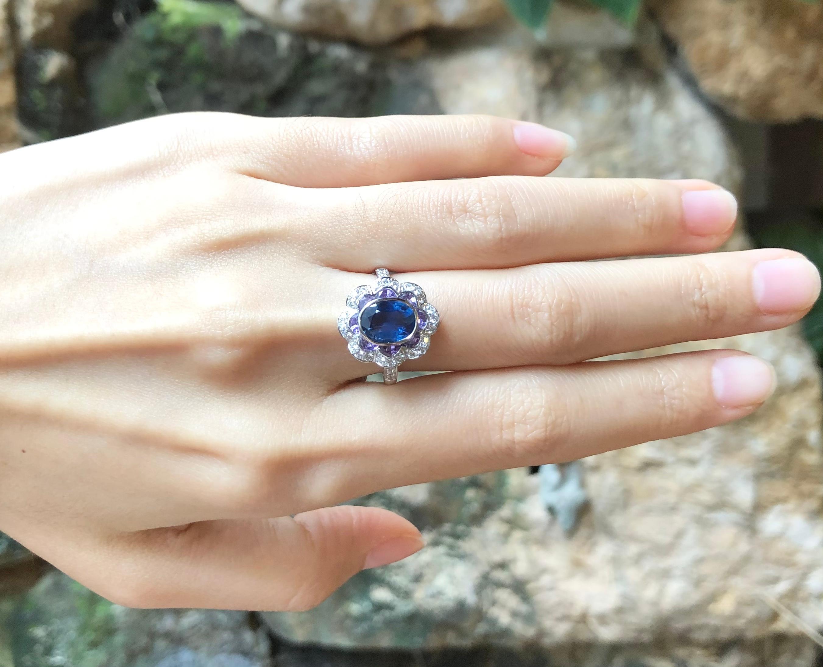 Blue Sapphire with Purple Sapphire and Diamond Ring Set in 18 Karat White Gold For Sale 1