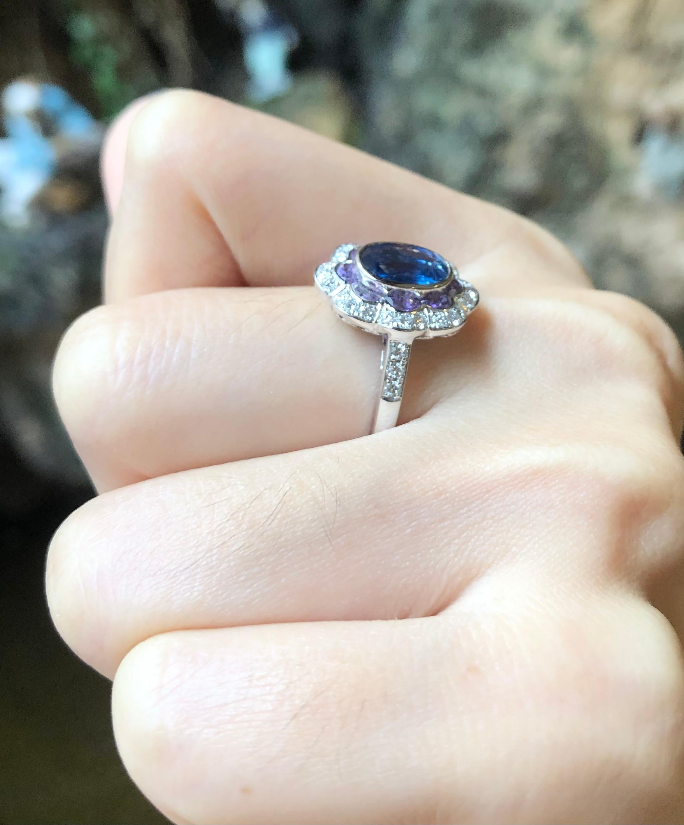 Blue Sapphire with Purple Sapphire and Diamond Ring Set in 18 Karat White Gold For Sale 2