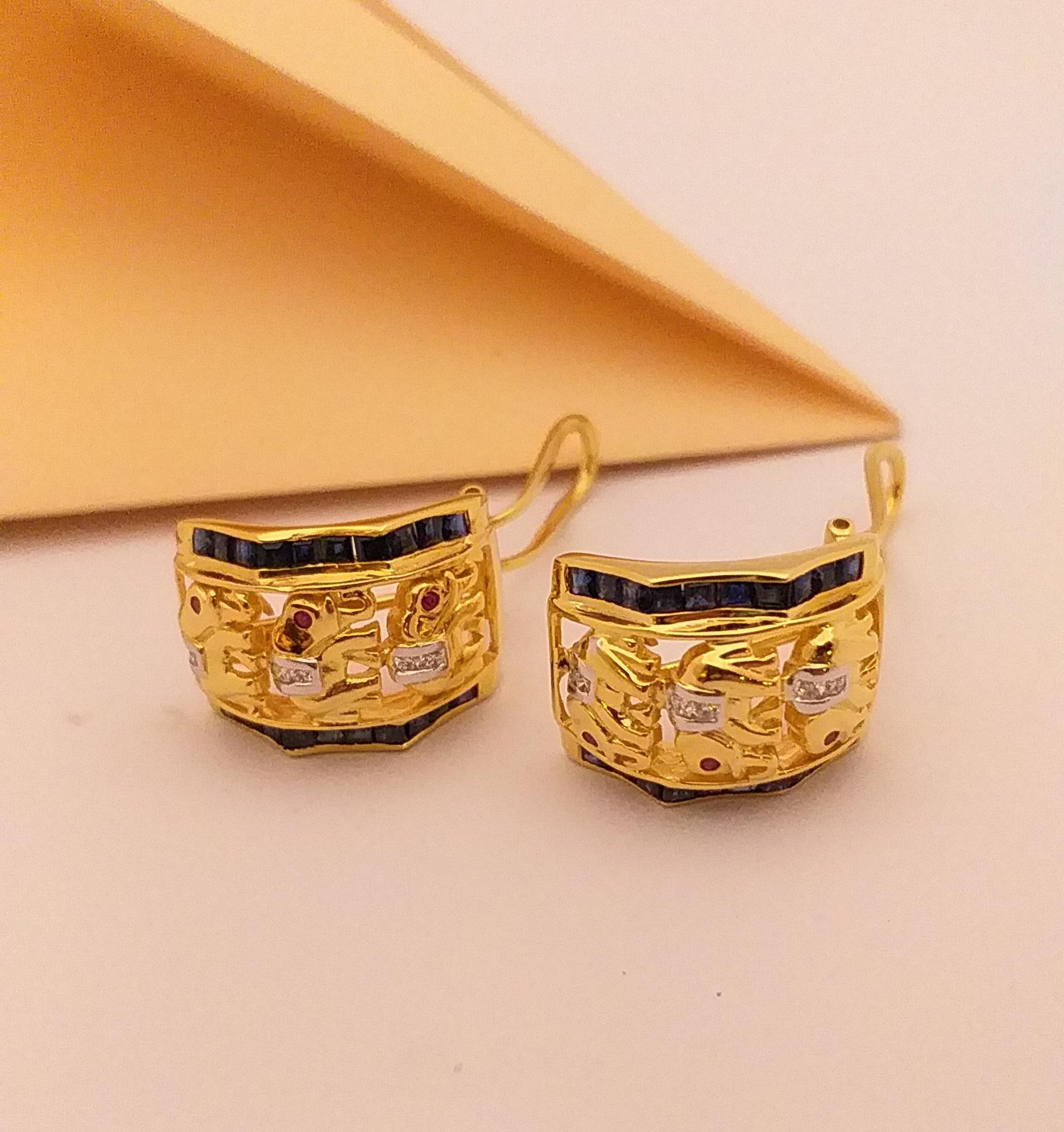 Boucles d'oreilles éléphants en or 18 carats serties de saphirs bleus, de rubis et de diamants en vente 4