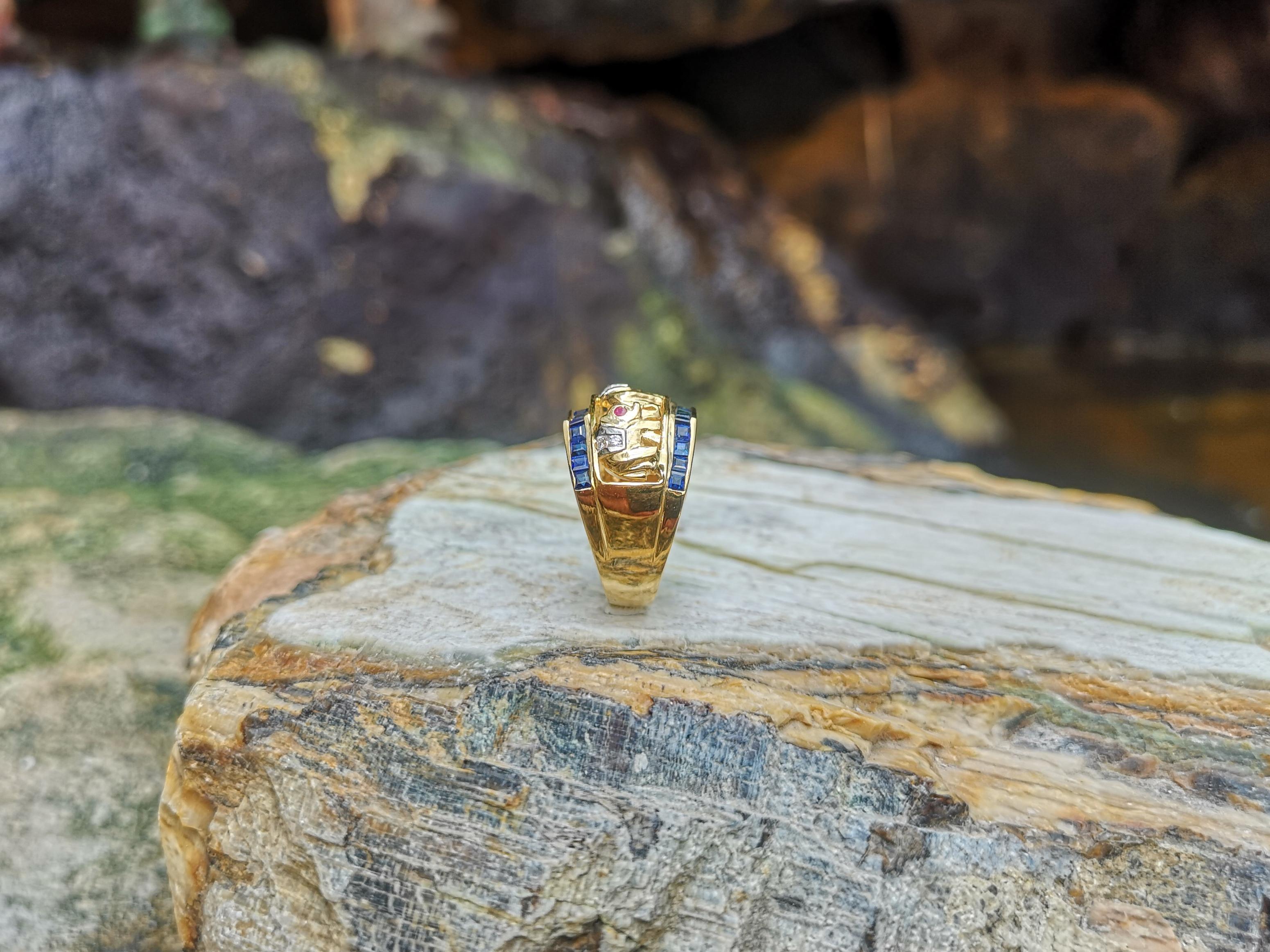 Blue Sapphire with Ruby and Diamond Elephant Ring Set in 18 Karat Gold Settings For Sale 6