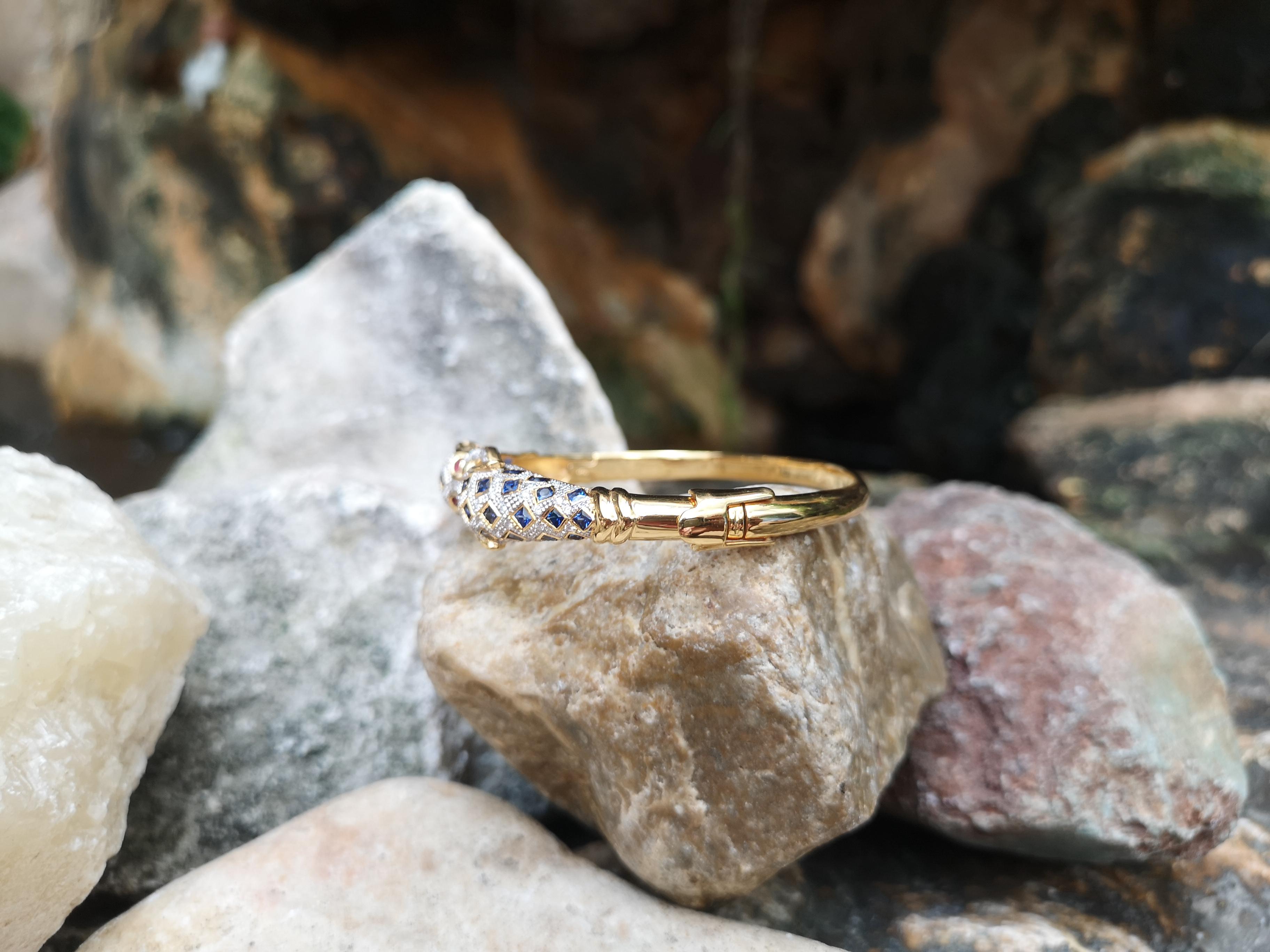 Mixed Cut Blue Sapphire with Ruby and Diamond Panther Bangle Set in 18 Karat Gold Settings For Sale