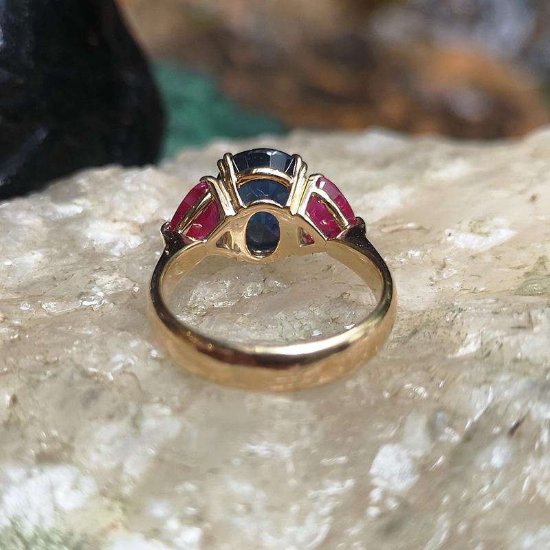 Blue Sapphire with Ruby Ring Set in 18 Karat Gold Settings For Sale 2