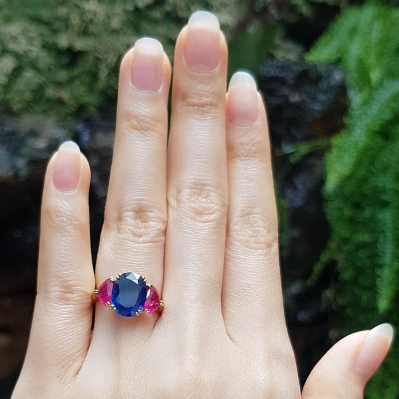 Blue Sapphire with Ruby Ring Set in 18 Karat Gold Settings For Sale 3