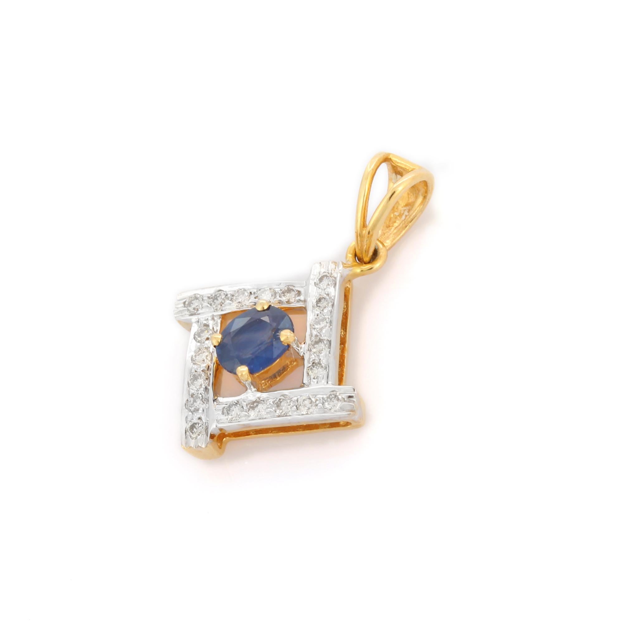 Taille ovale Pendentif carré en or jaune 18 carats avec saphir bleu et diamant clouté en vente