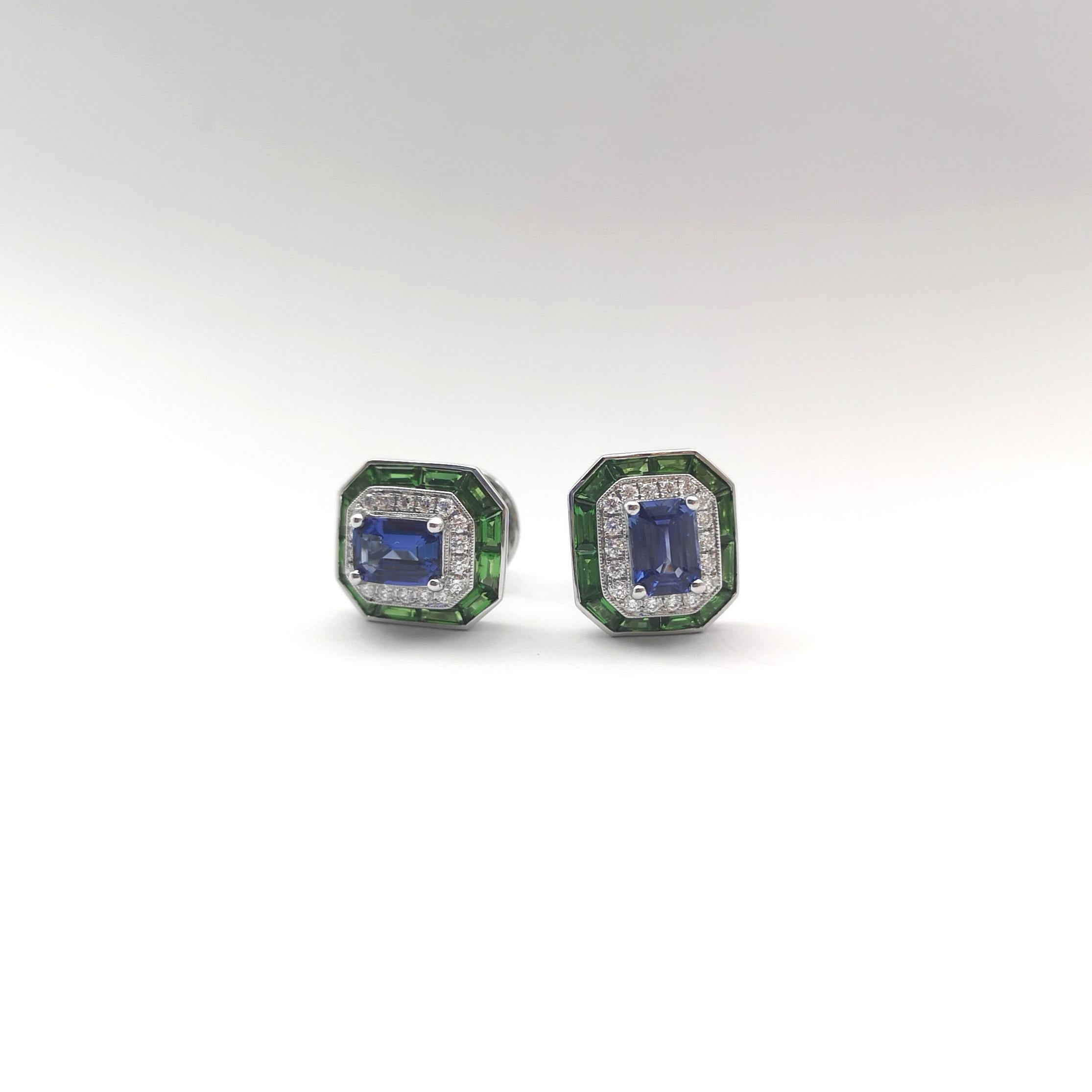 Orecchini con zaffiro blu, tsavorite e diamanti con montatura in oro bianco 18 carati in vendita 3
