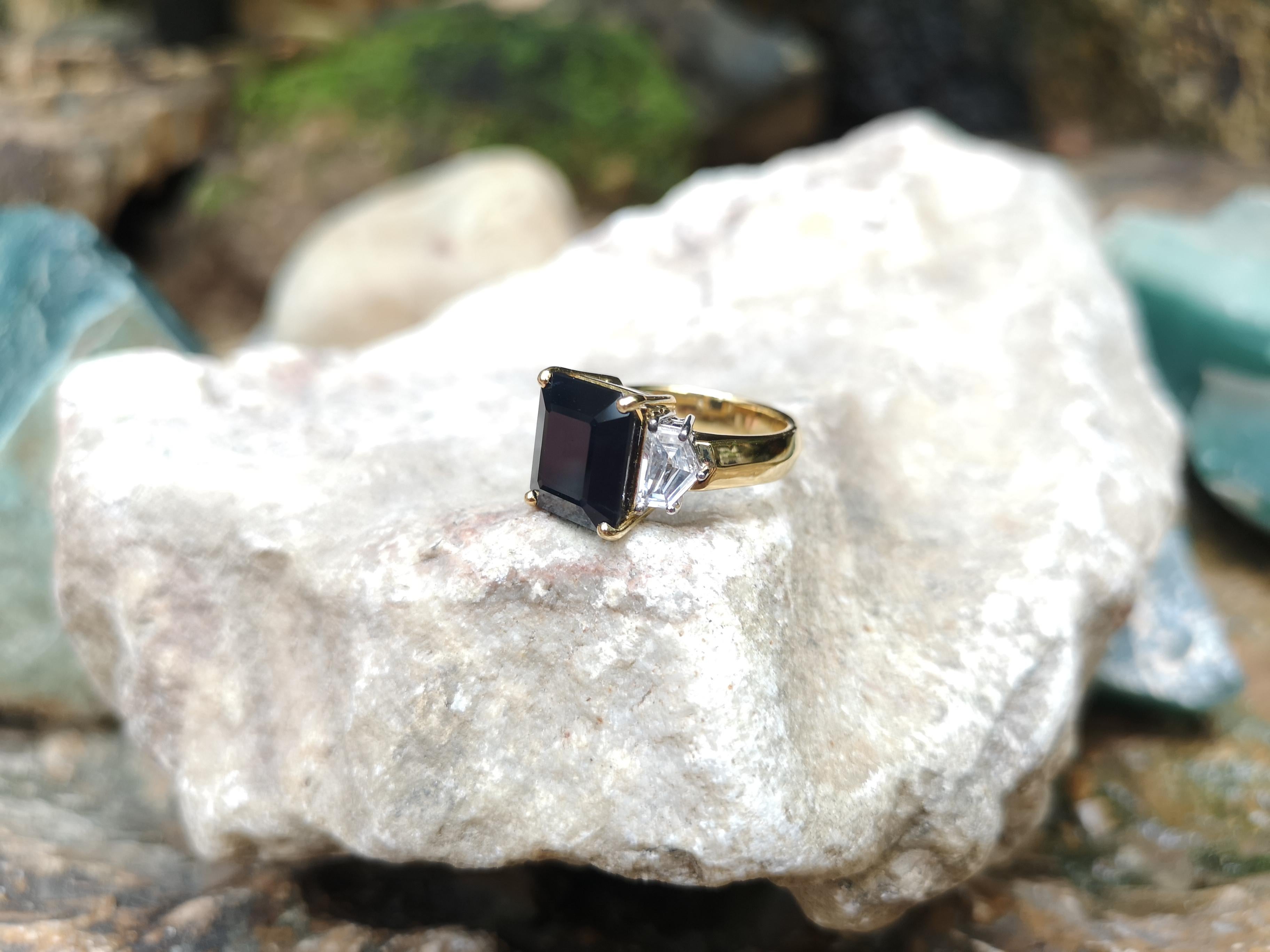 Mixed Cut Black Sapphire and White Sapphire Ring Set in 18 Karat Gold Settings For Sale