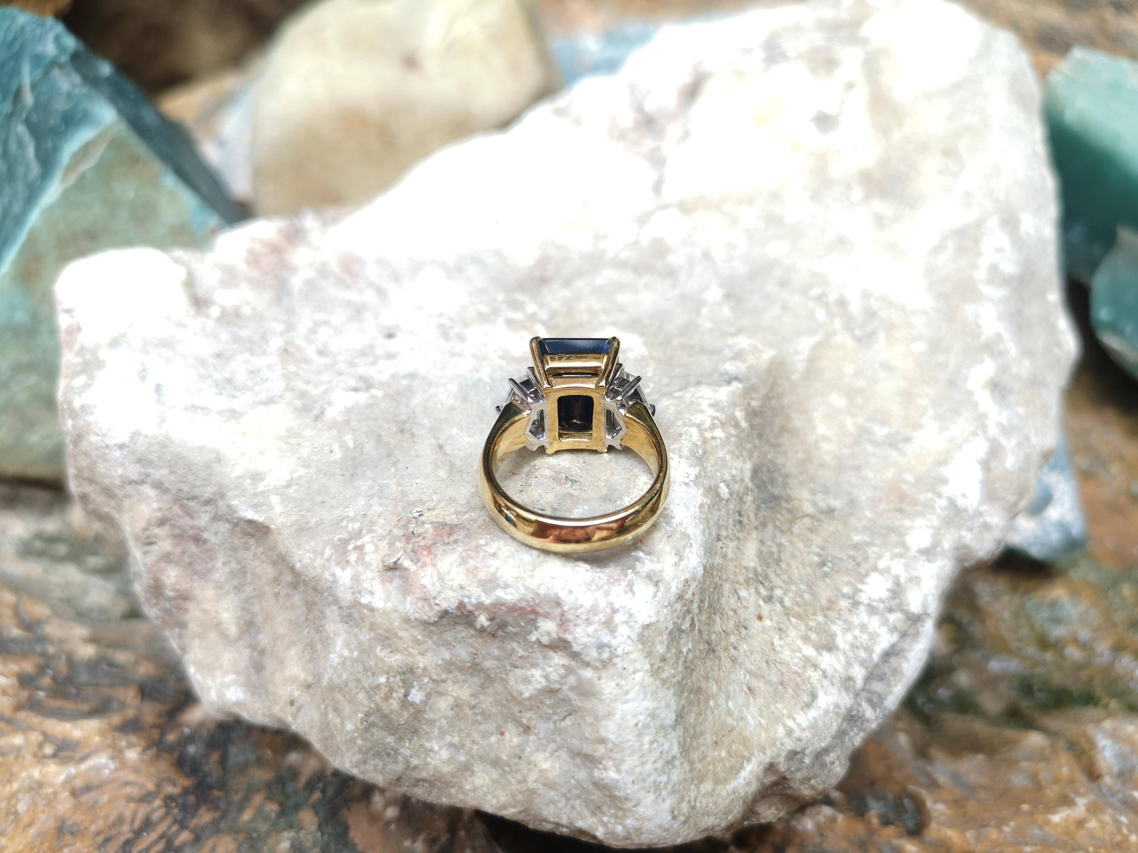 Ring mit schwarzem Saphir und weißem Saphir in 18 Karat Goldfassungen im Angebot 1