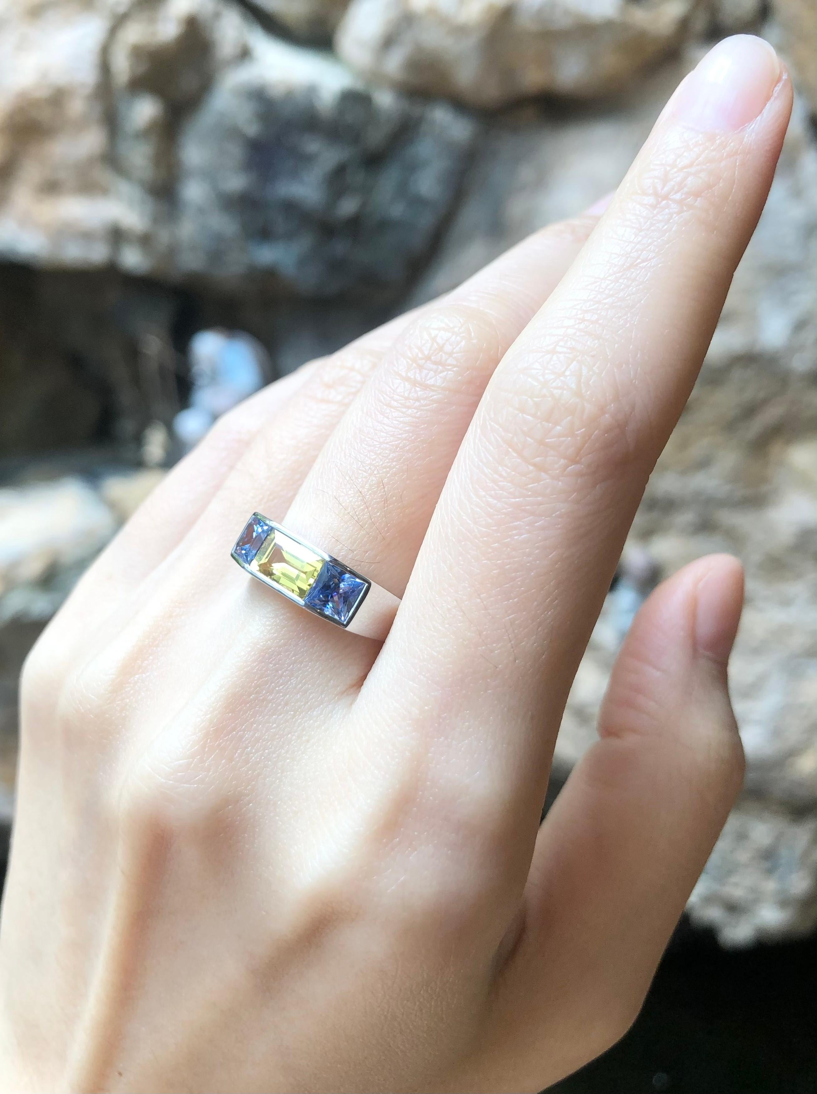 Contemporary Blue Sapphire with Yellow Sapphire Ring set in 18K White Gold Settings For Sale