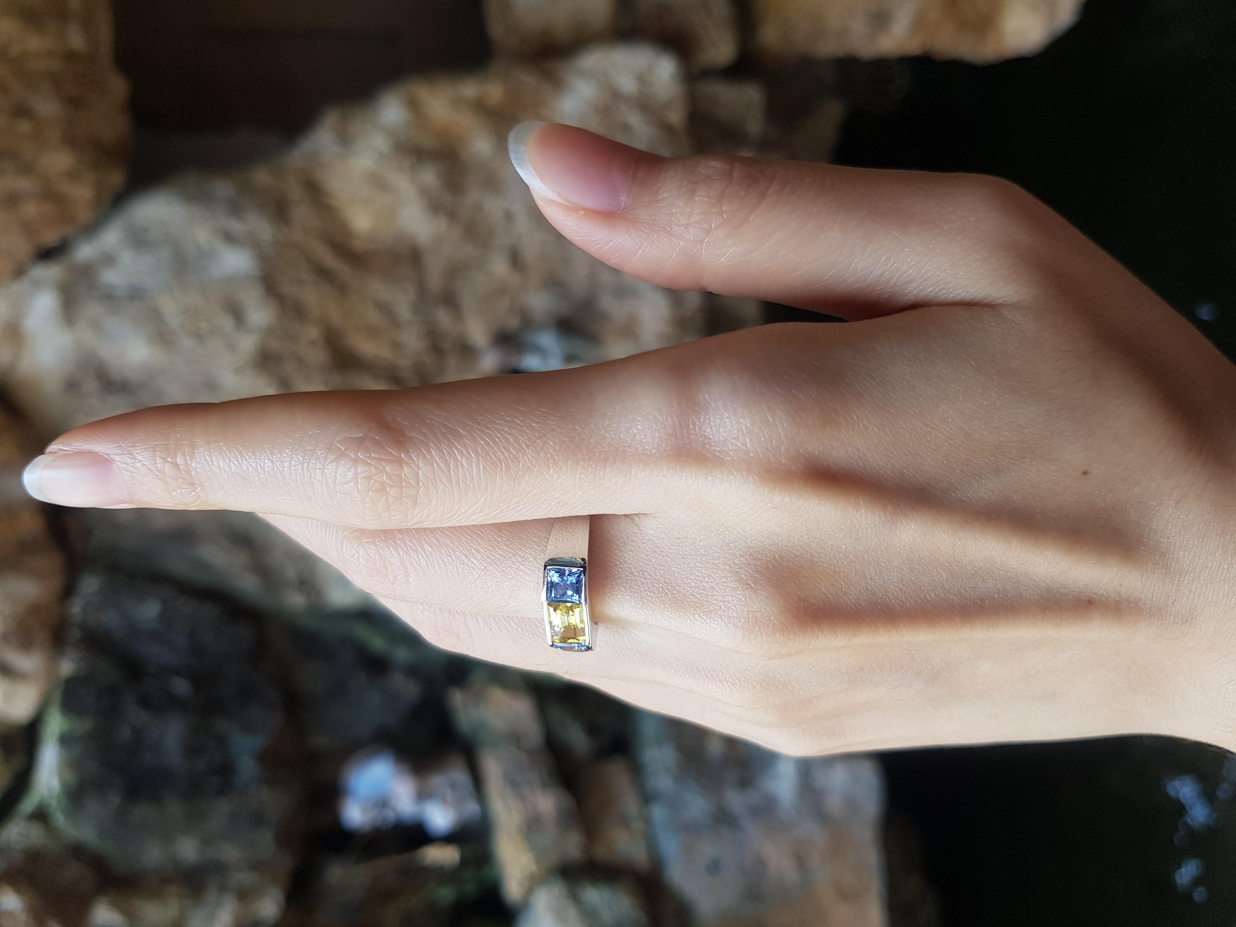 Blue Sapphire with Yellow Sapphire Ring set in 18K White Gold Settings In New Condition For Sale In Bangkok, TH