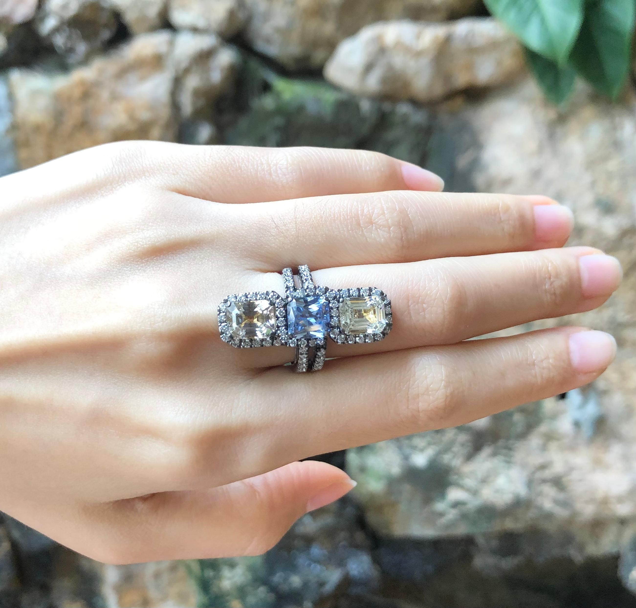Blue Sapphire, Yellow Sapphire with Diamond Ring in 18 Karat White Gold Settings In New Condition For Sale In Bangkok, TH
