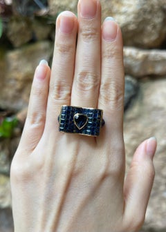 Blue Sapphireand Cabochon Blue Sapphire Ring set in 18K Gold Settings