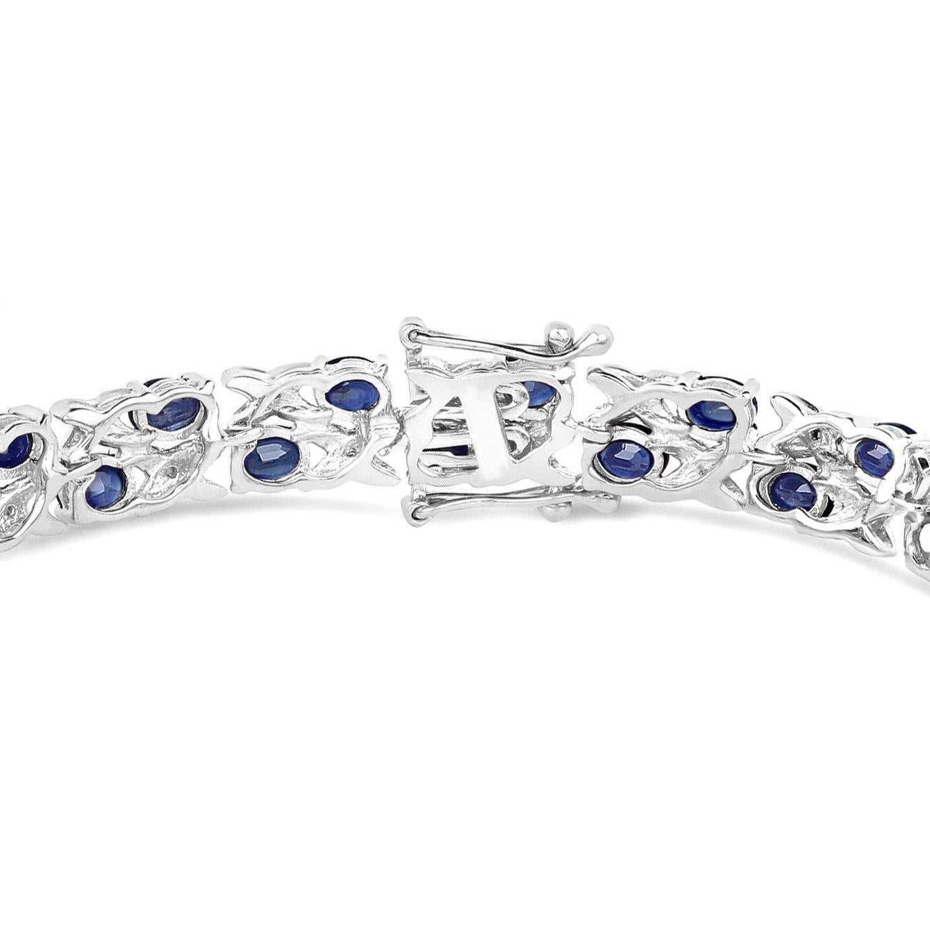Blue Sapphires and Diamonds Bracelet 12.55 Carats In New Condition For Sale In Laguna Niguel, CA