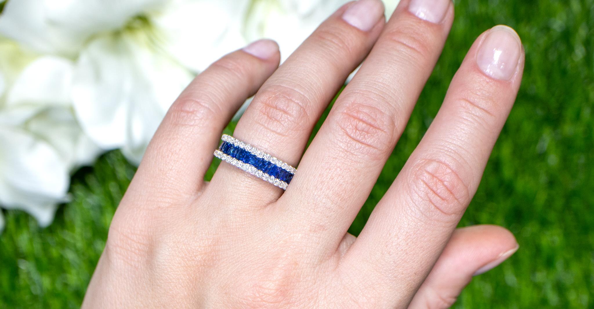 Blue Sapphires Band Ring With Diamonds 2.42 Carats 18K Gold In Excellent Condition For Sale In Aliso Viejo, CA