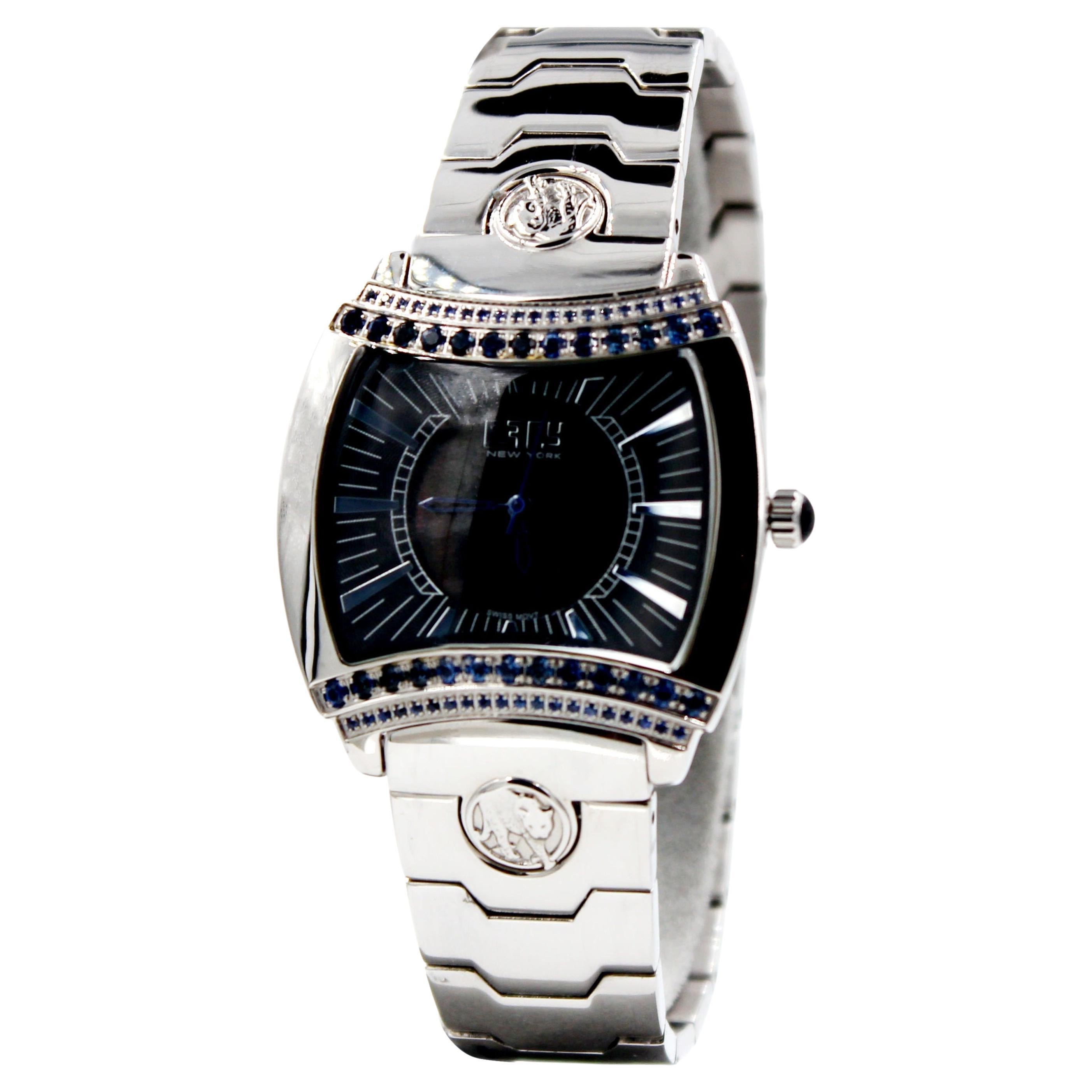 Montre-bracelet suisse de luxe à quartz, cadran pavé de saphirs bleus et de diamants en vente