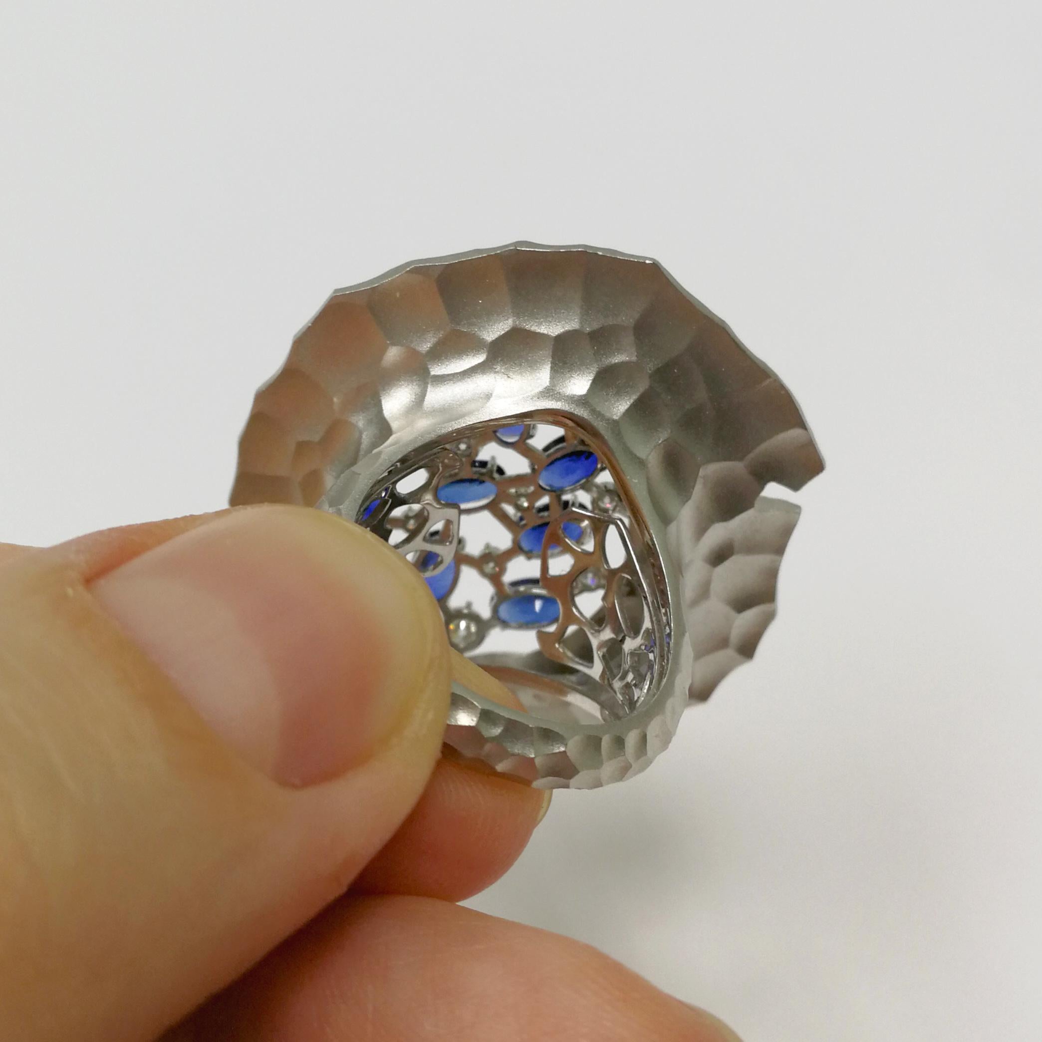 Contemporary Blue Sapphires Diamonds 18 Karat White Gold Big Oasis Ring For Sale
