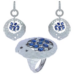 Suite Big Oasis en or blanc 18 carats avec saphirs bleus et diamants