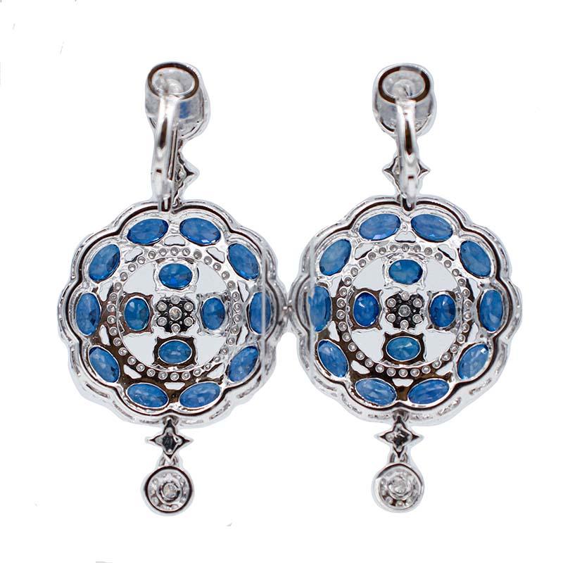 Modern Blue Sapphires, Diamonds, 18 Karat White Gold Dangle Earrings For Sale