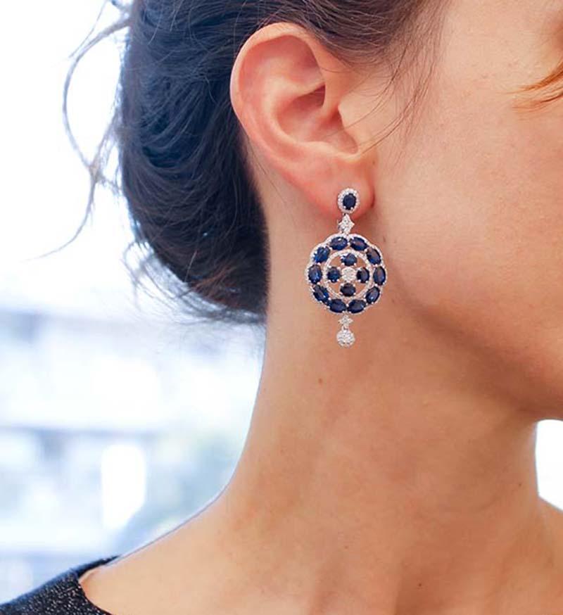 Blue Sapphires, Diamonds, 18 Karat White Gold Dangle Earrings In New Condition For Sale In Marcianise, Marcianise (CE)