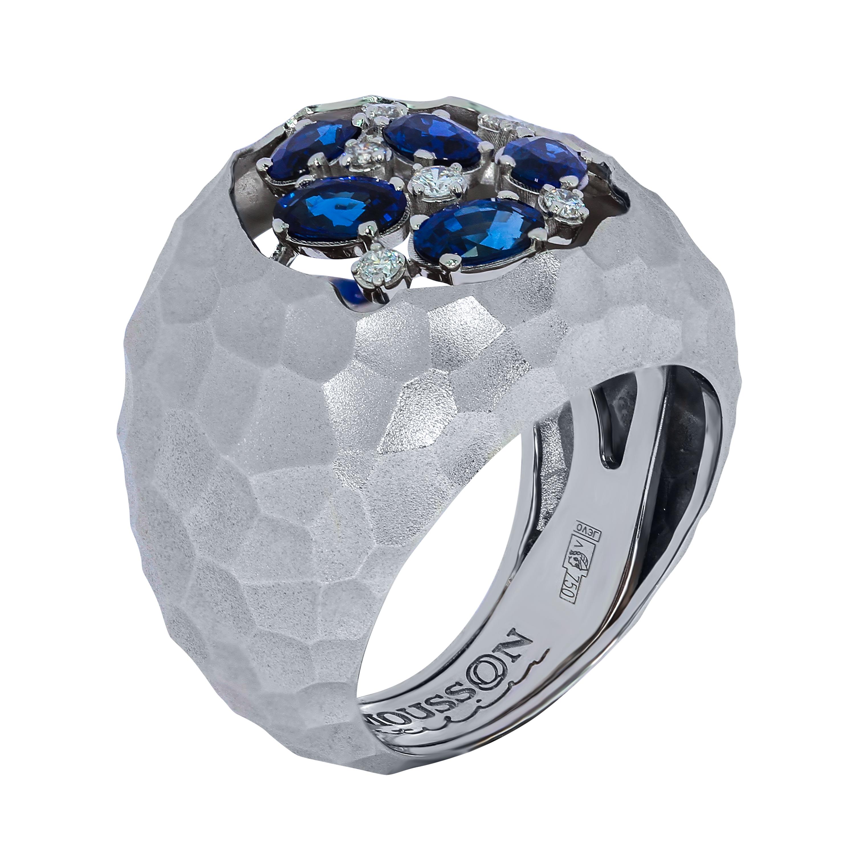 Women's Blue Sapphires Diamonds 18 Karat White Gold Small Oasis Suite For Sale