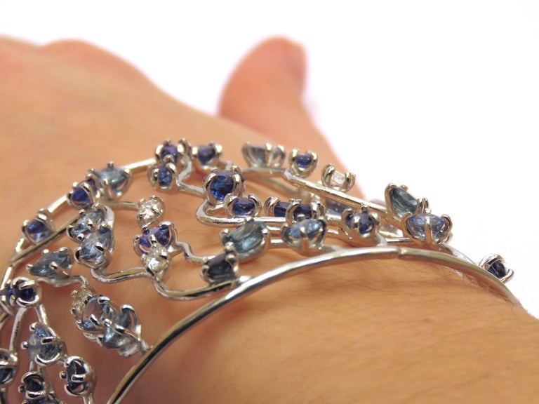 Blue Sapphires Diamonds White Gold Cuff Bracelet Modern For Sale at 1stdibs