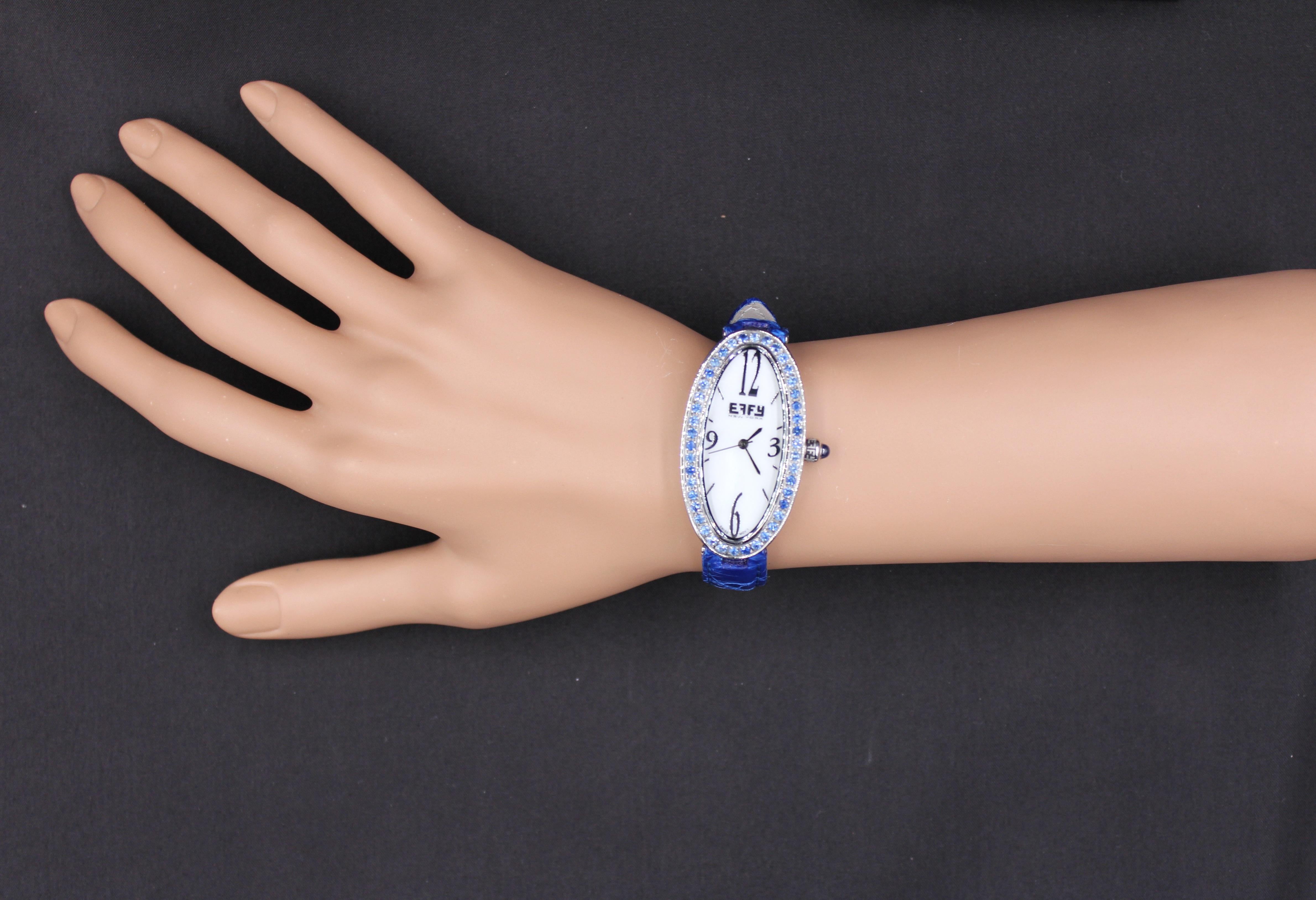 Cadran pavé de saphirs bleus Montre suisse de luxe à quartz et bracelet en cuir exotique Pour femmes en vente