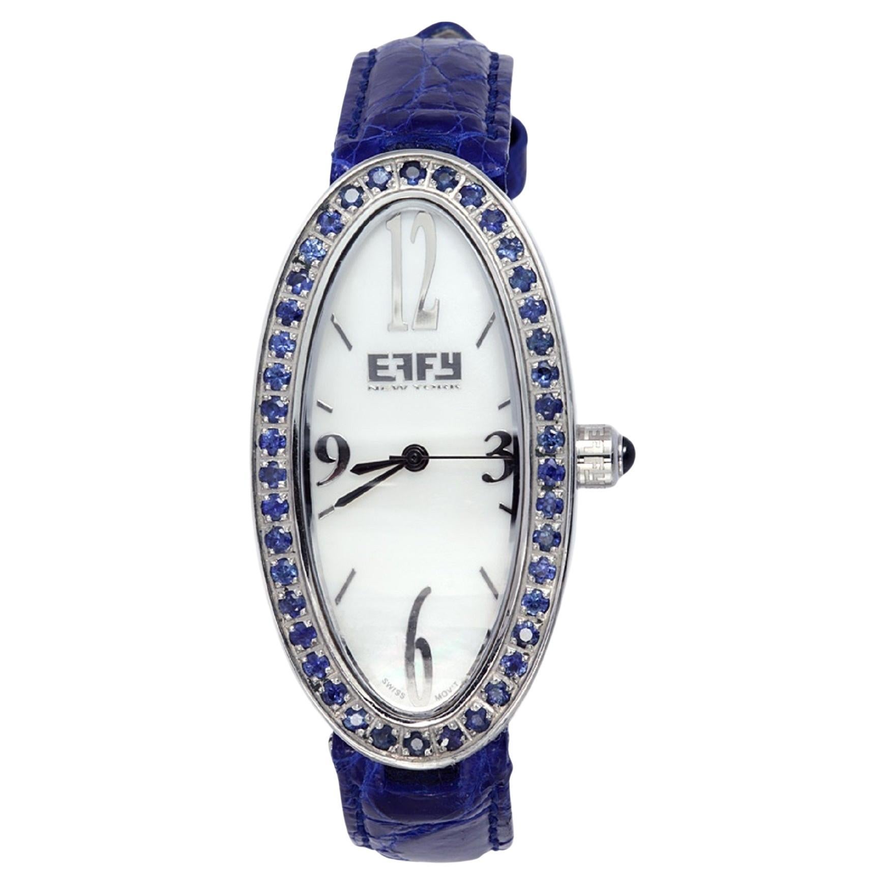Cadran pavé de saphirs bleus Montre suisse de luxe à quartz et bracelet en cuir exotique en vente