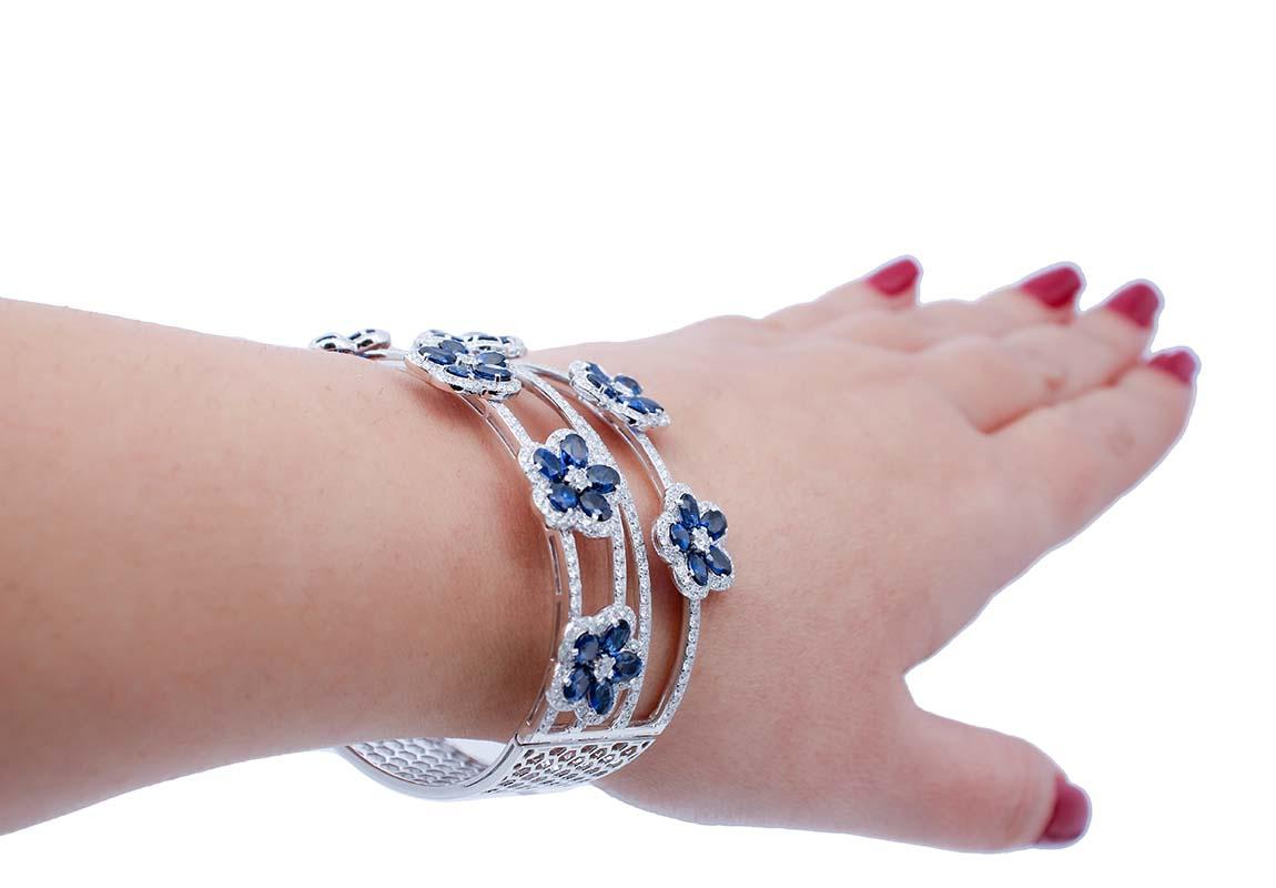 Women's Blue Sapphires, Diamonds, 18 Karat White Gold Bracelet For Sale