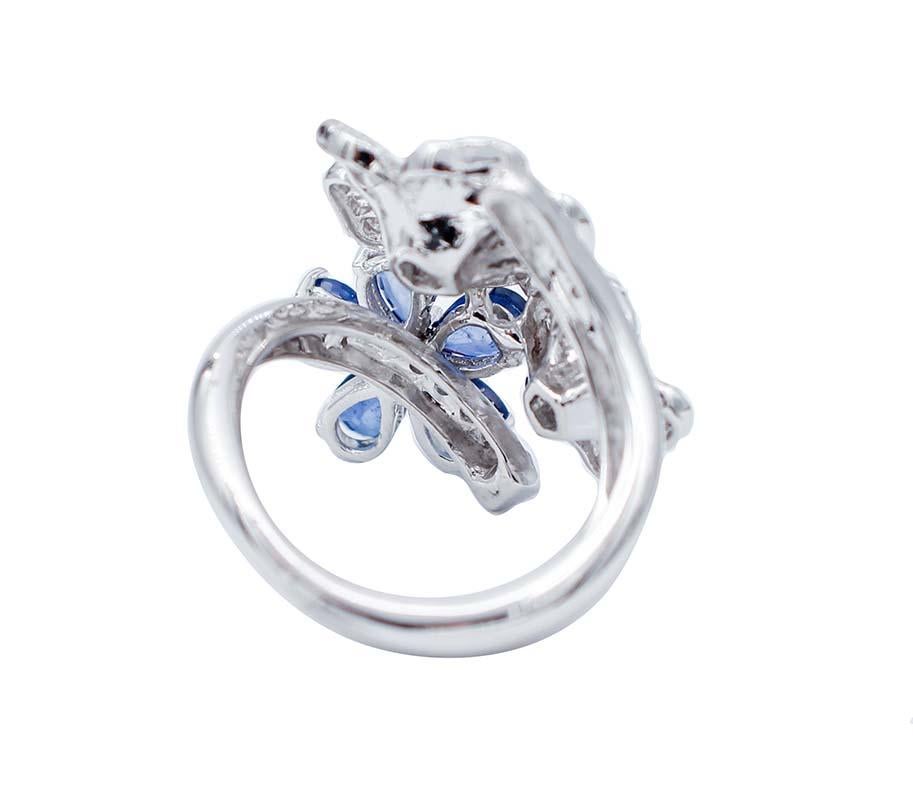 Blue Sapphires, Diamonds, 18 Karat White Gold Modern Ring In New Condition In Marcianise, Marcianise (CE)