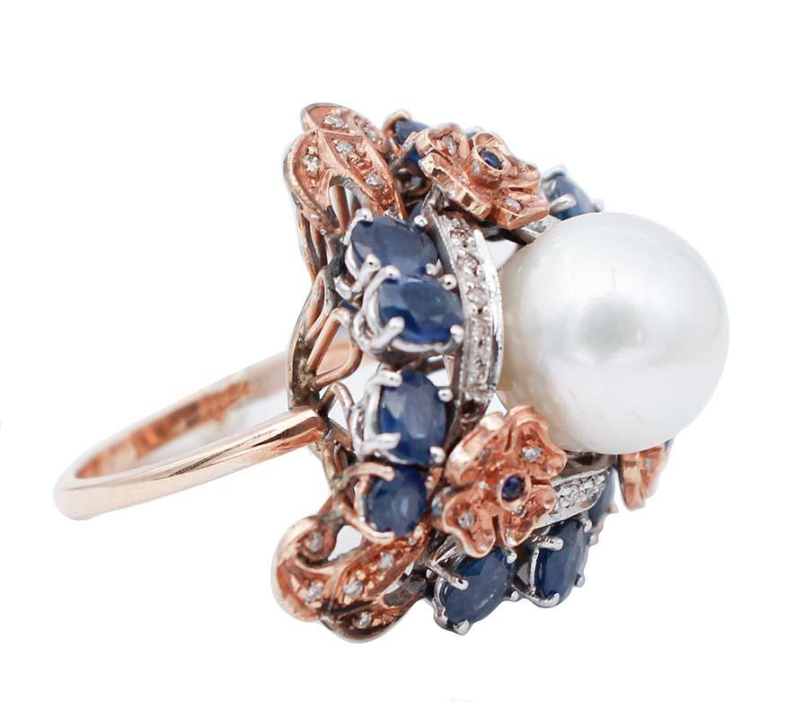 Rétro Bague en or rose et blanc 14 Kt, saphirs bleus, diamants, perles en vente