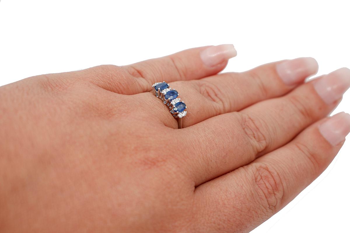 Blue Sapphires, White Diamonds, 18 Karat White Gold Ring In New Condition In Marcianise, Marcianise (CE)