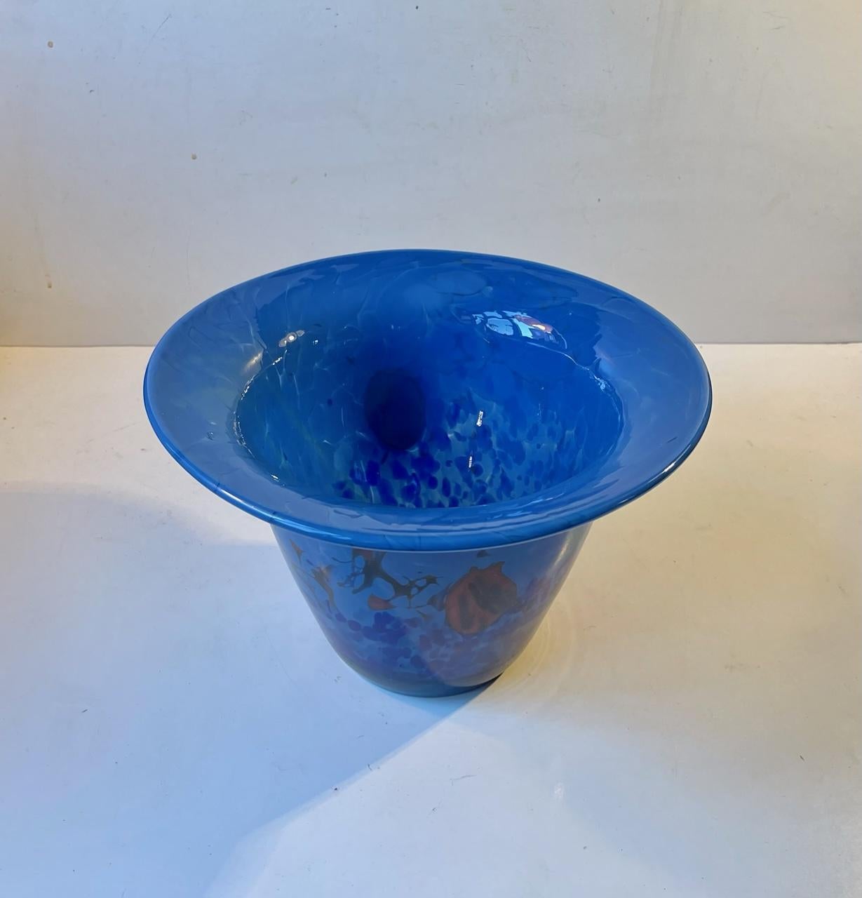 Blue Scandinavian Art Glass Centerpiece Fruit Bowl, 1970s For Sale 1