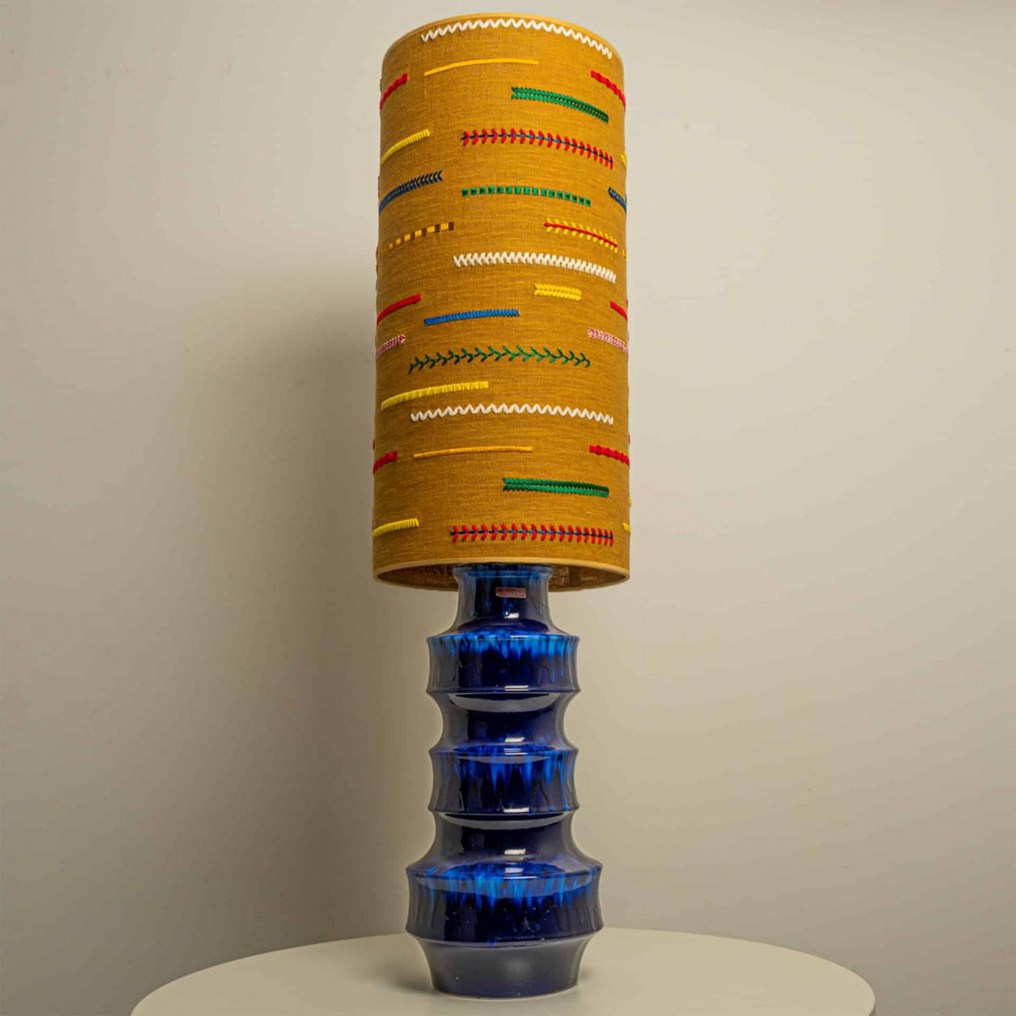 A rare ceramic table lamp, Germany 1970s. Sculptural piece, made of handmade ceramic with a new custom made matching lamp shade by René Houben.

The lamp is in perfect vintage condition. The lamp is offered with new shade, we offer more shades from