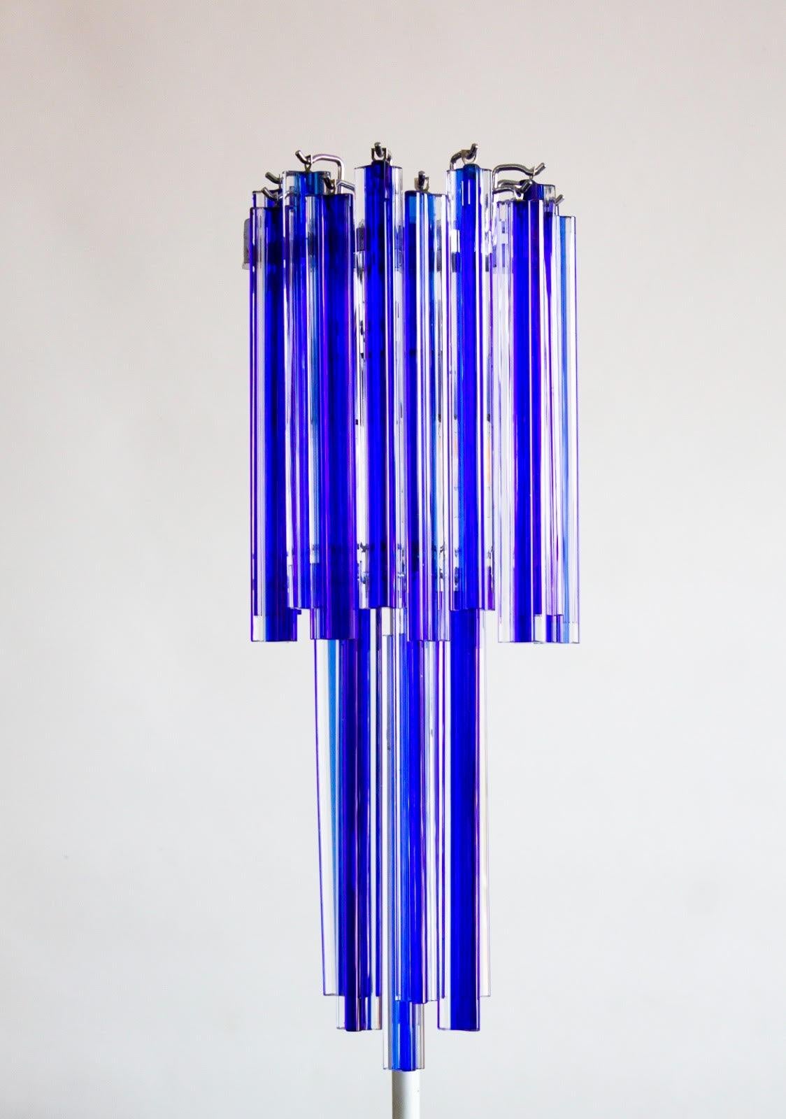 Blue Sconce in blown Murano glass Giovanni Dalla Fina, 1990s
This is a fantastic sconce entirely handcrafted in blown Murano glass, designed and manufactured by the italian artist and designer Giovanni Dalla Fina. The sconce is constituted of