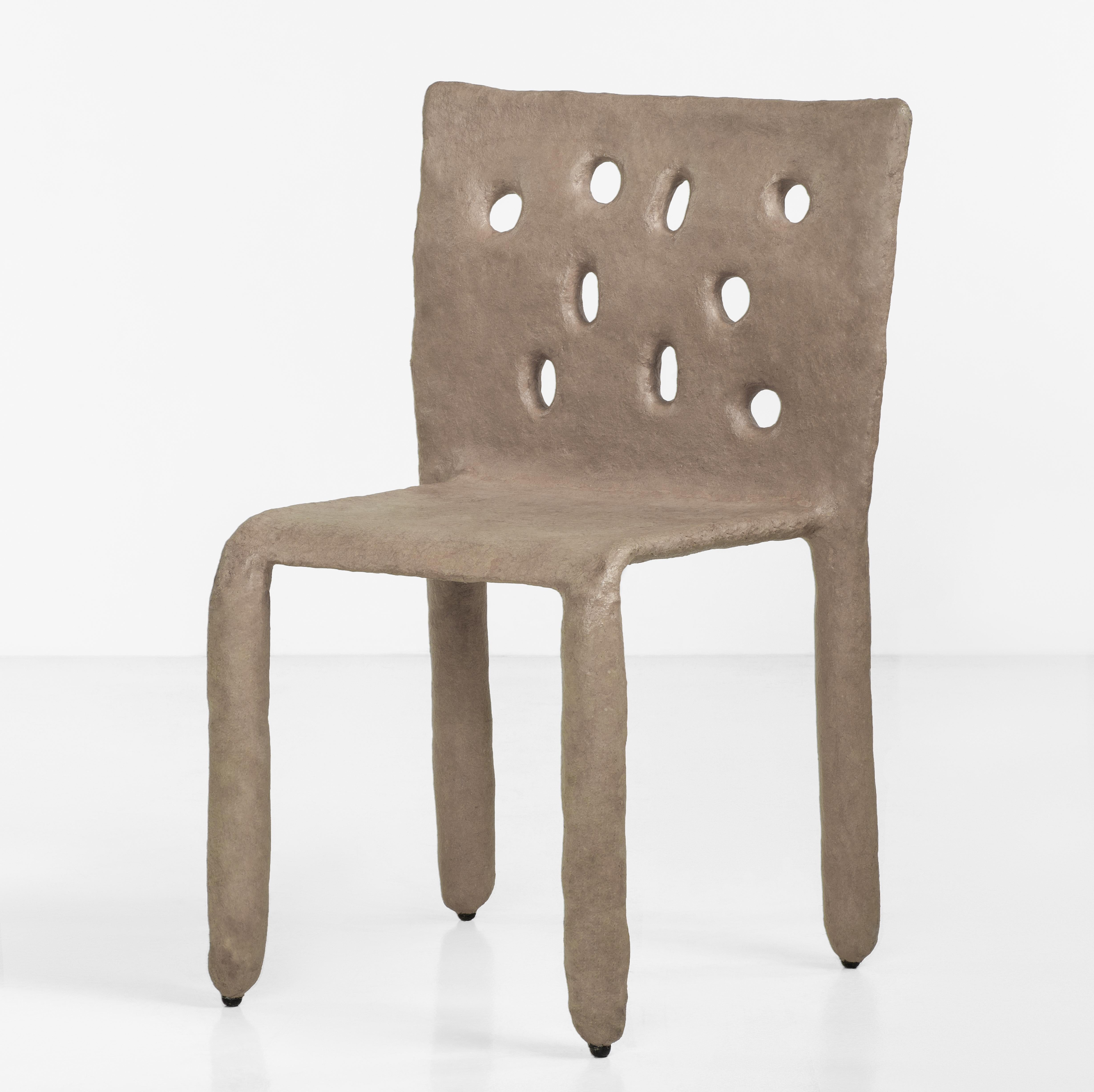 Chaise contemporaine sculptée bleue de FAINA en vente 8
