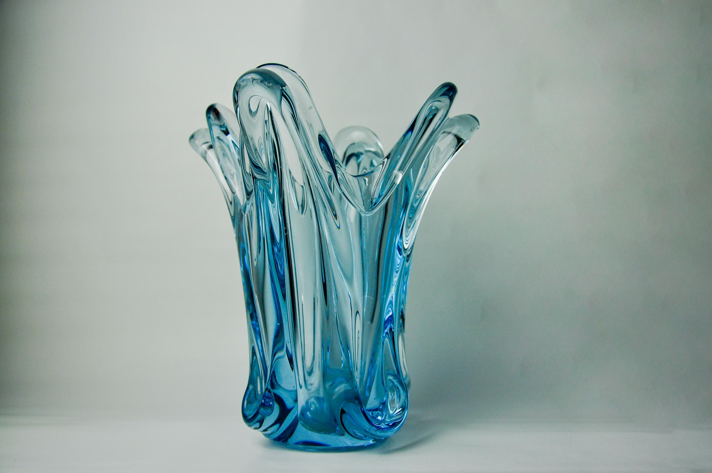Vaso Seguso blu in vetro di Murano, Italia, 1970 In condizioni buone in vendita a BARCELONA, ES