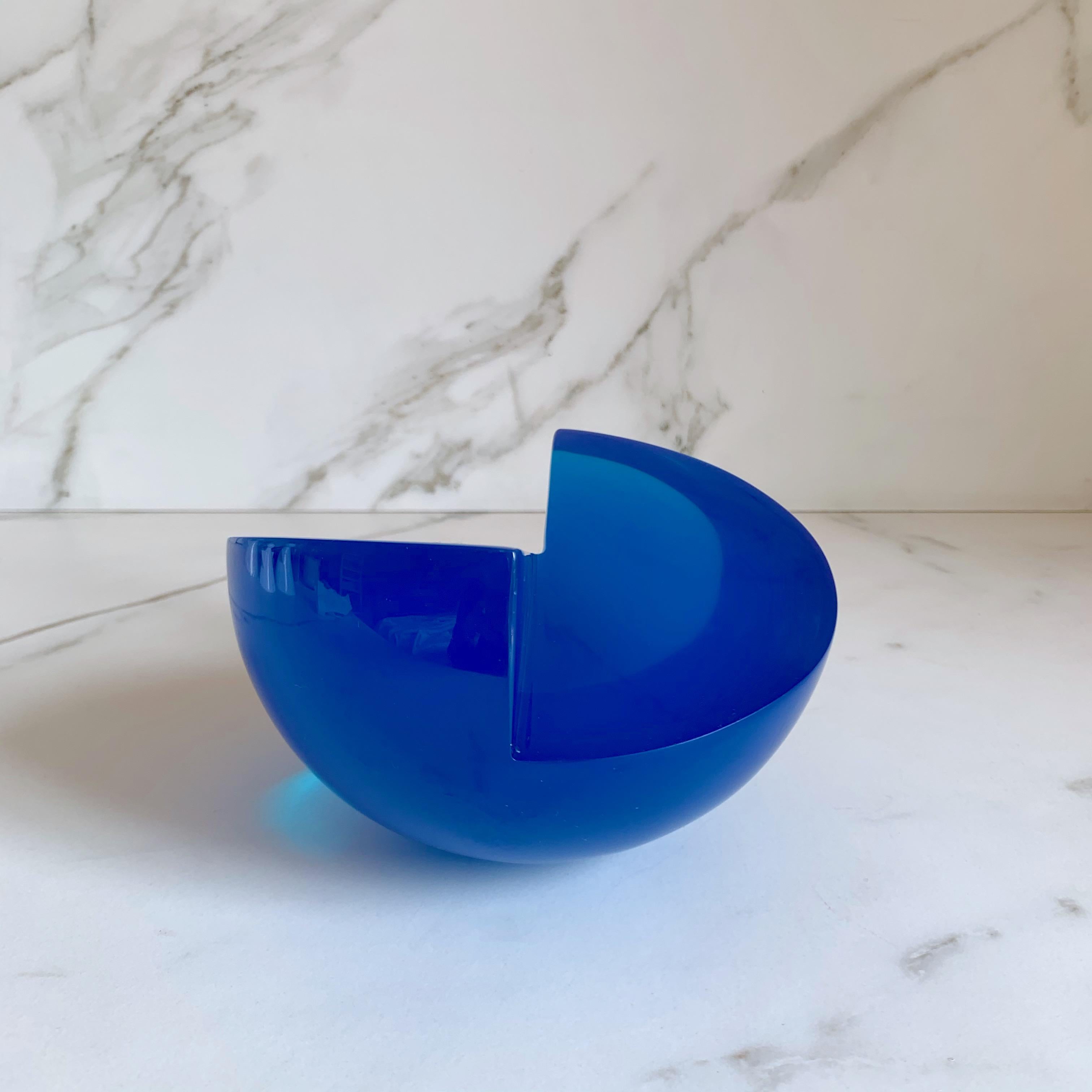 Modern Blue Semi Sphere Sculpture in Polished Resin by Paola Valle For Sale