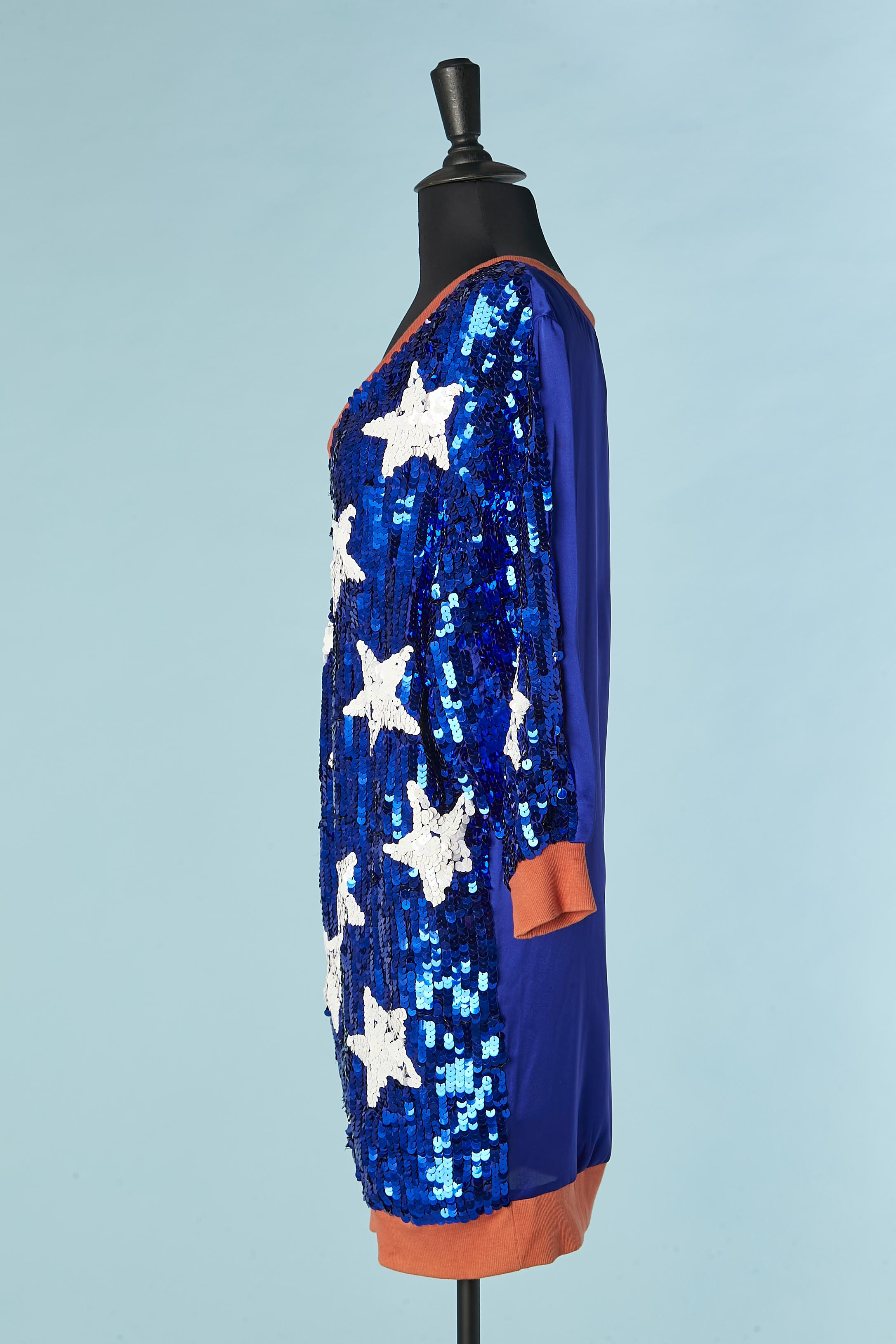 Blaues Paillettenkleid mit weißen Sternen-Paillettenmuster JC/DC  Damen im Angebot