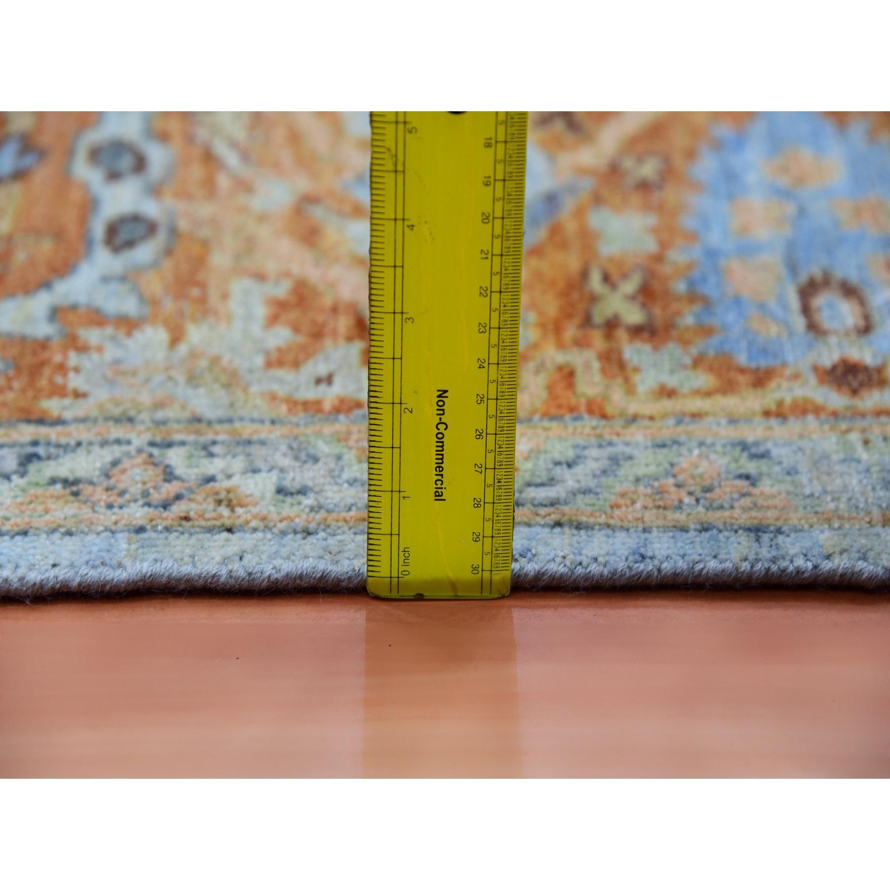 Blauer, geschorener, niedriger, handgeknüpfter, antiker, Heriz- Orientalischer Teppich aus Wolle 9'0