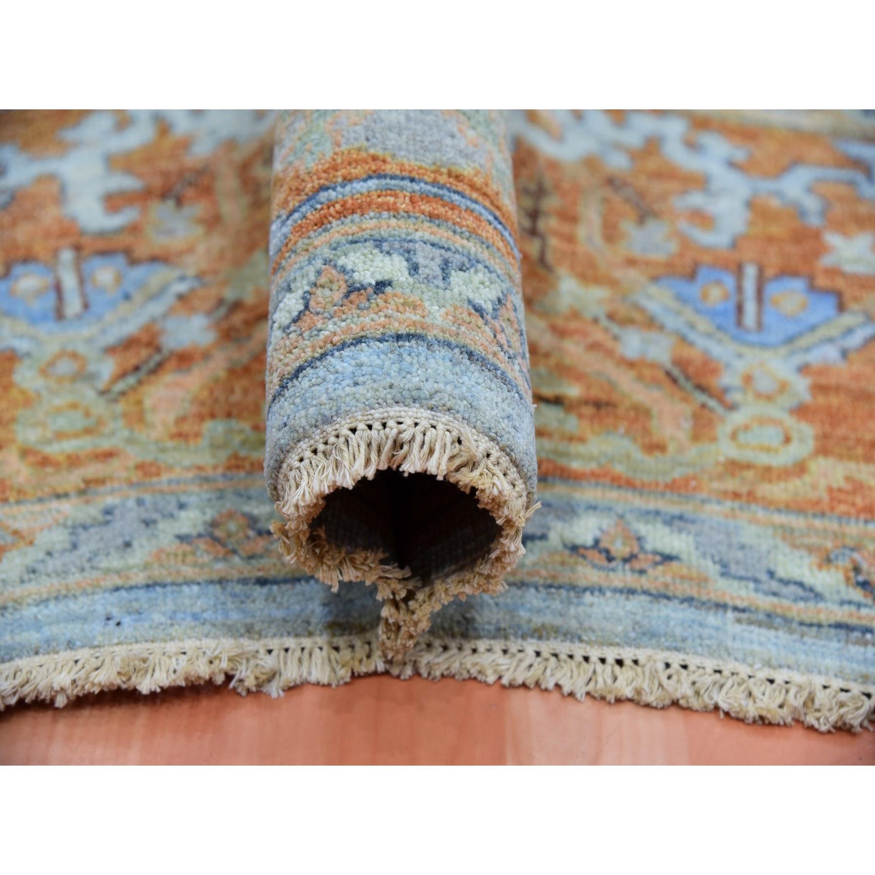 Blauer, geschorener, niedriger, handgeknüpfter, antiker, Heriz- Orientalischer Teppich aus Wolle 9'0