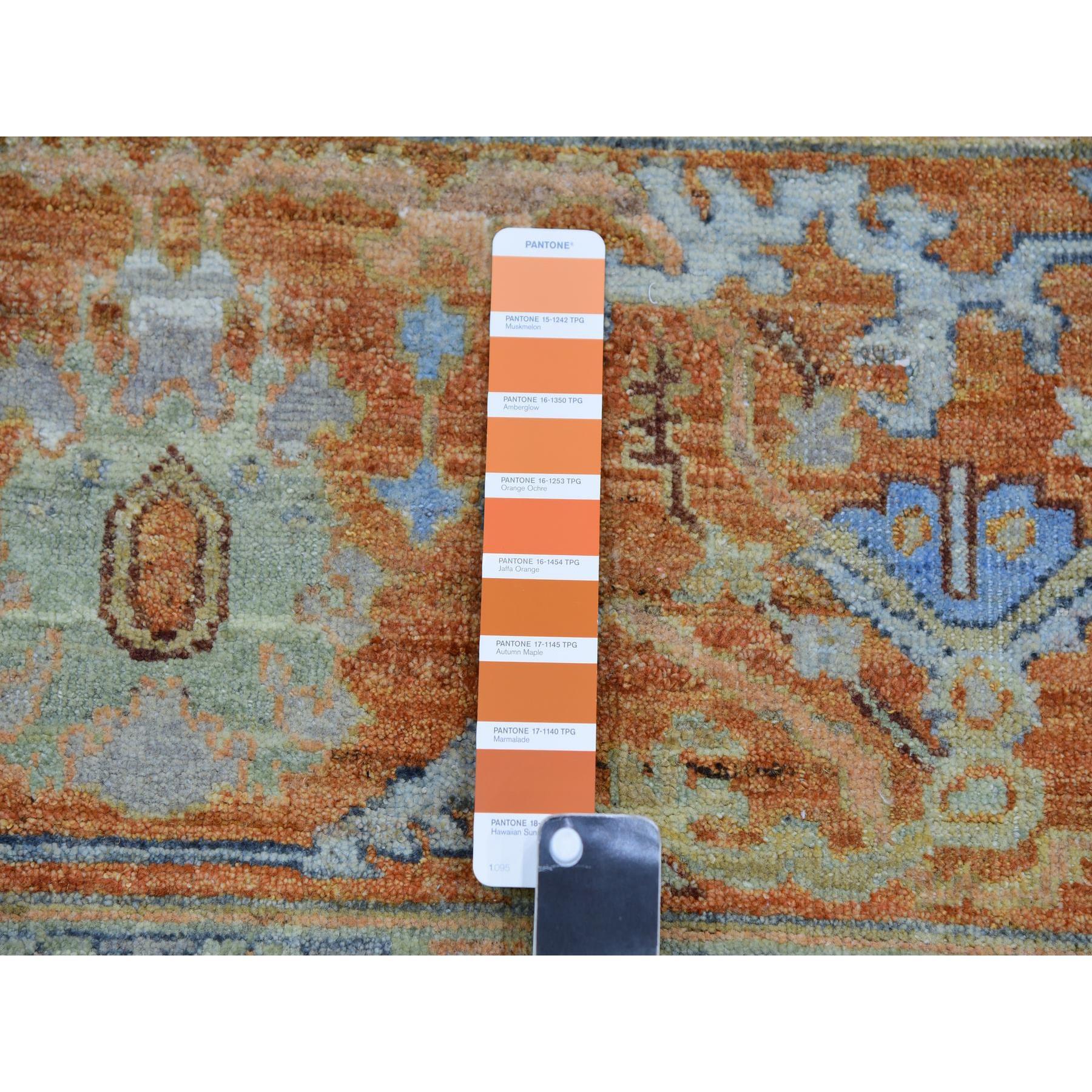 Blauer, geschorener, niedriger, handgeknüpfter, antiker, Heriz- Orientalischer Teppich aus Wolle 9'0