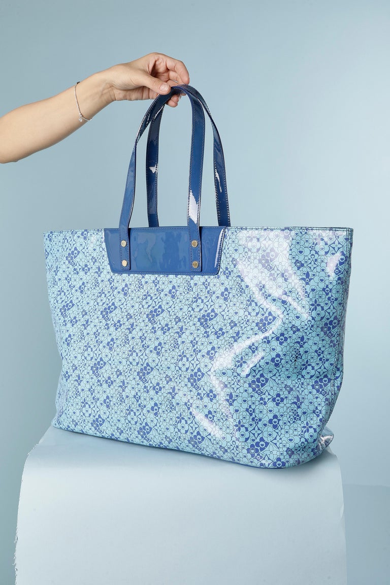 Blue shopping bag 