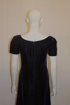 Blaues Kleid aus Seidensamt von Annoushka Hempel