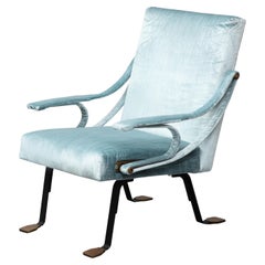 Sillón de terciopelo de seda azul "Digamma" de Ignazio Gardella
