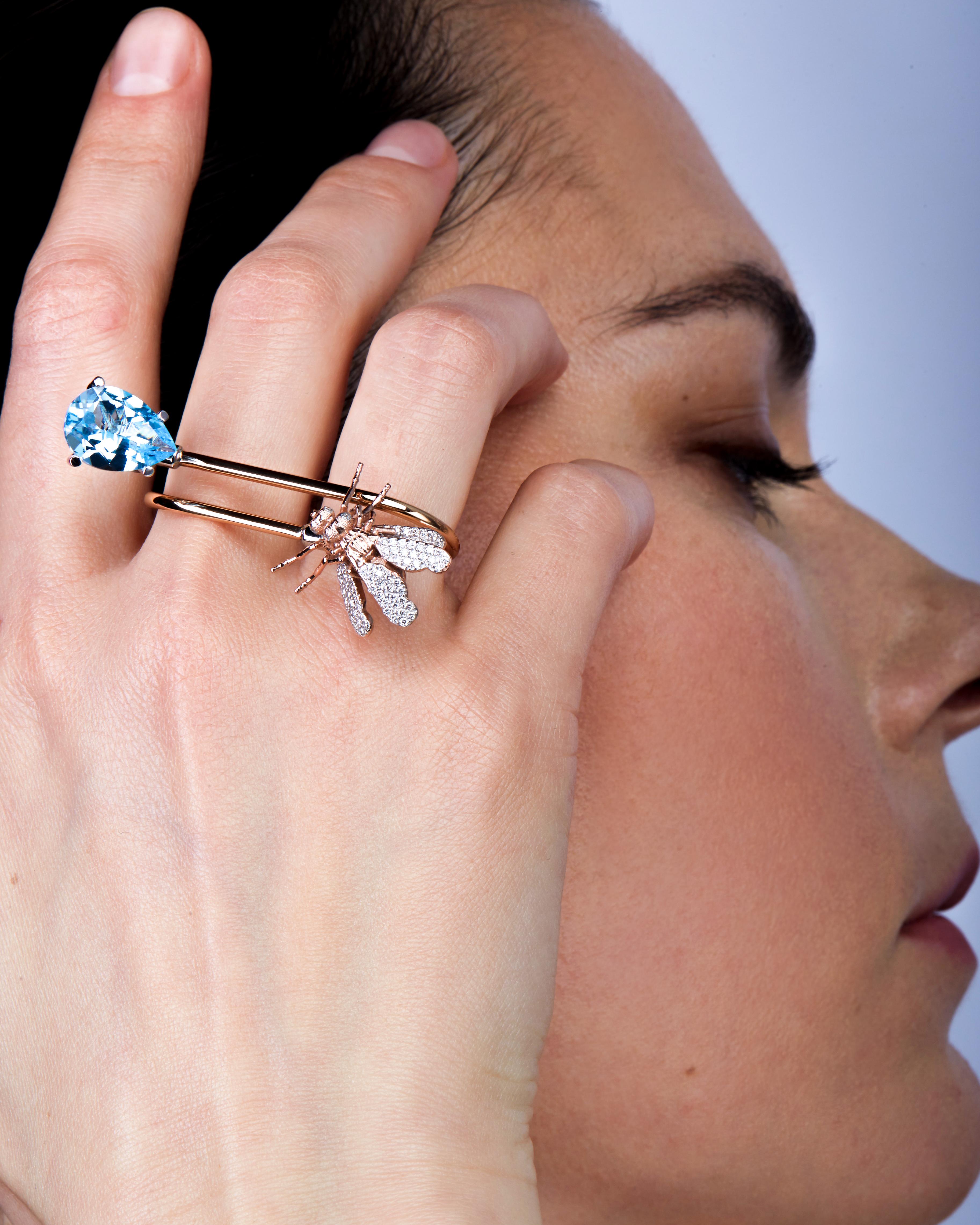 Contemporary Blue Sky Topaz, Golden & Diamonds Ring for Two Fingers, 18K  For Sale