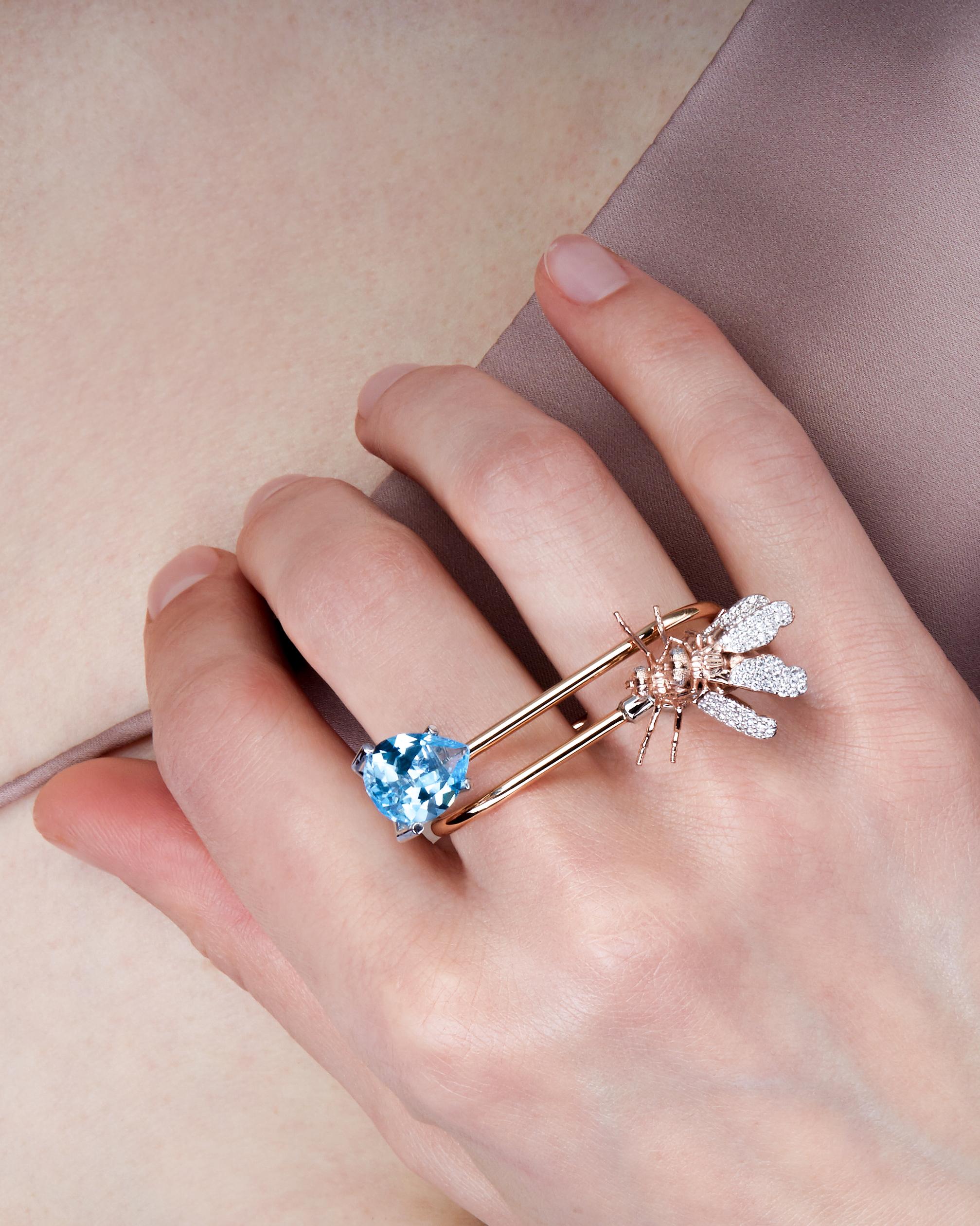 Women's or Men's Blue Sky Topaz, Golden & Diamonds Ring for Two Fingers, 18K  For Sale